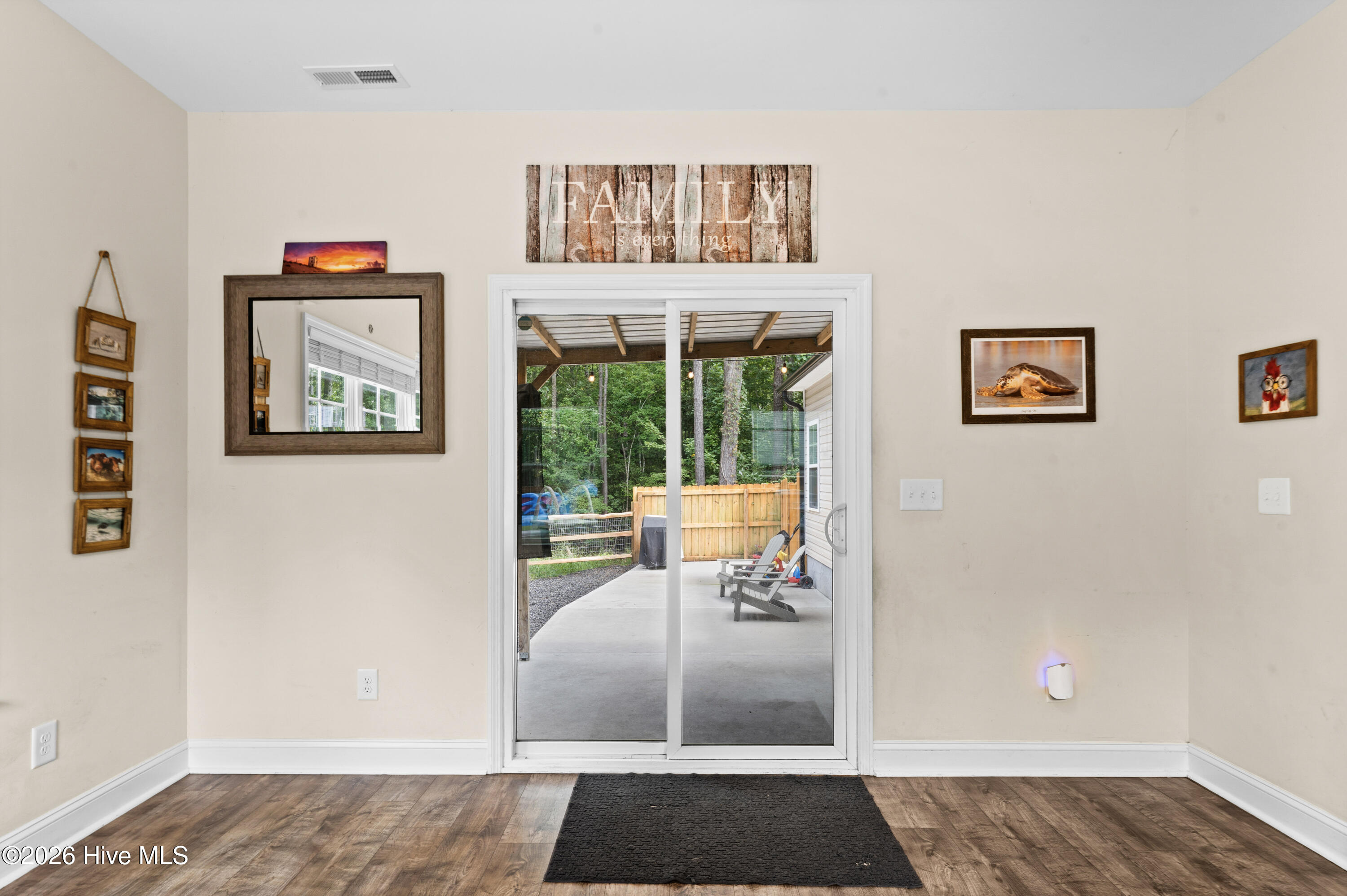 100555595 | Photo 16