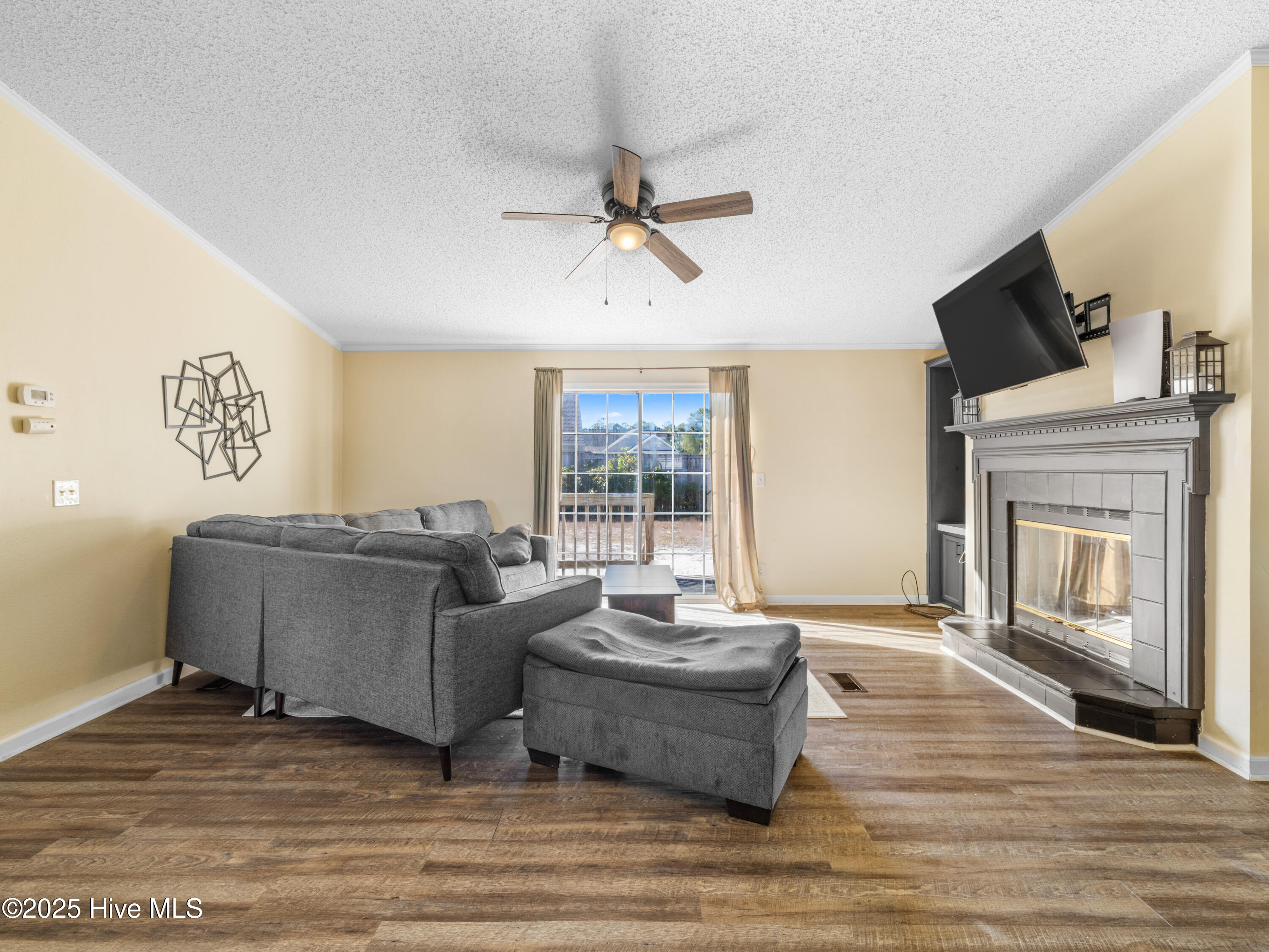 100540090 | Photo 19