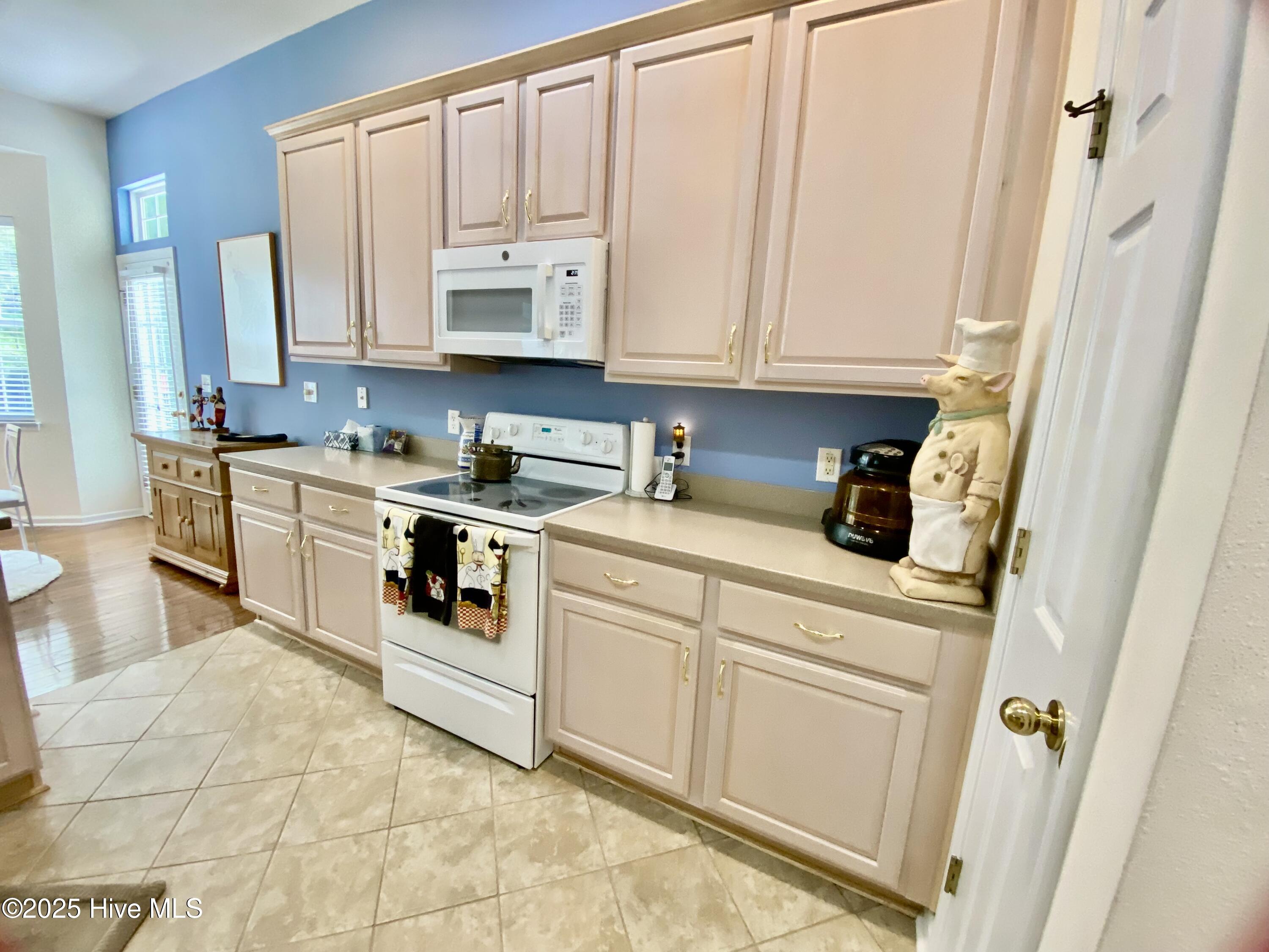 100539119 | Photo 14