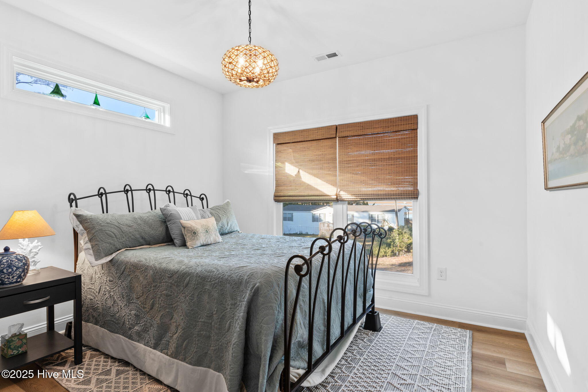 100541754 | Photo 38