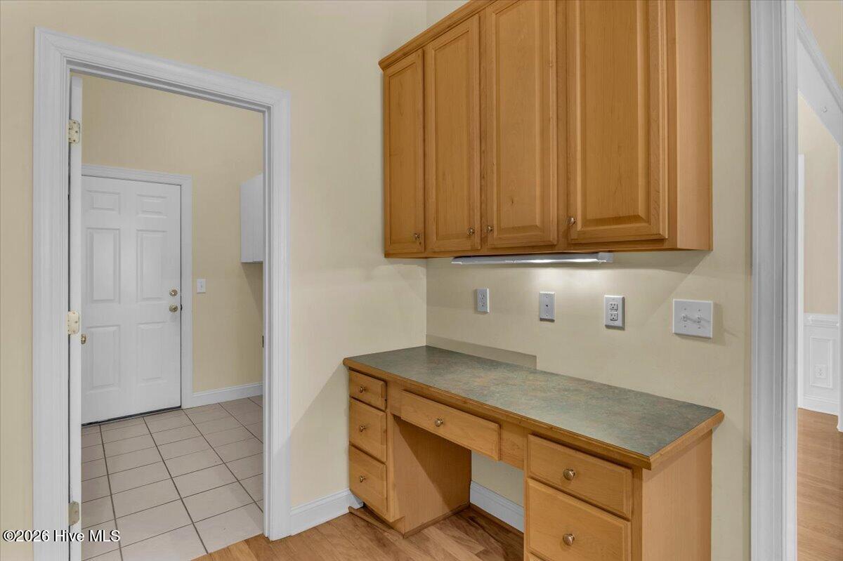 100569829 | Photo 28