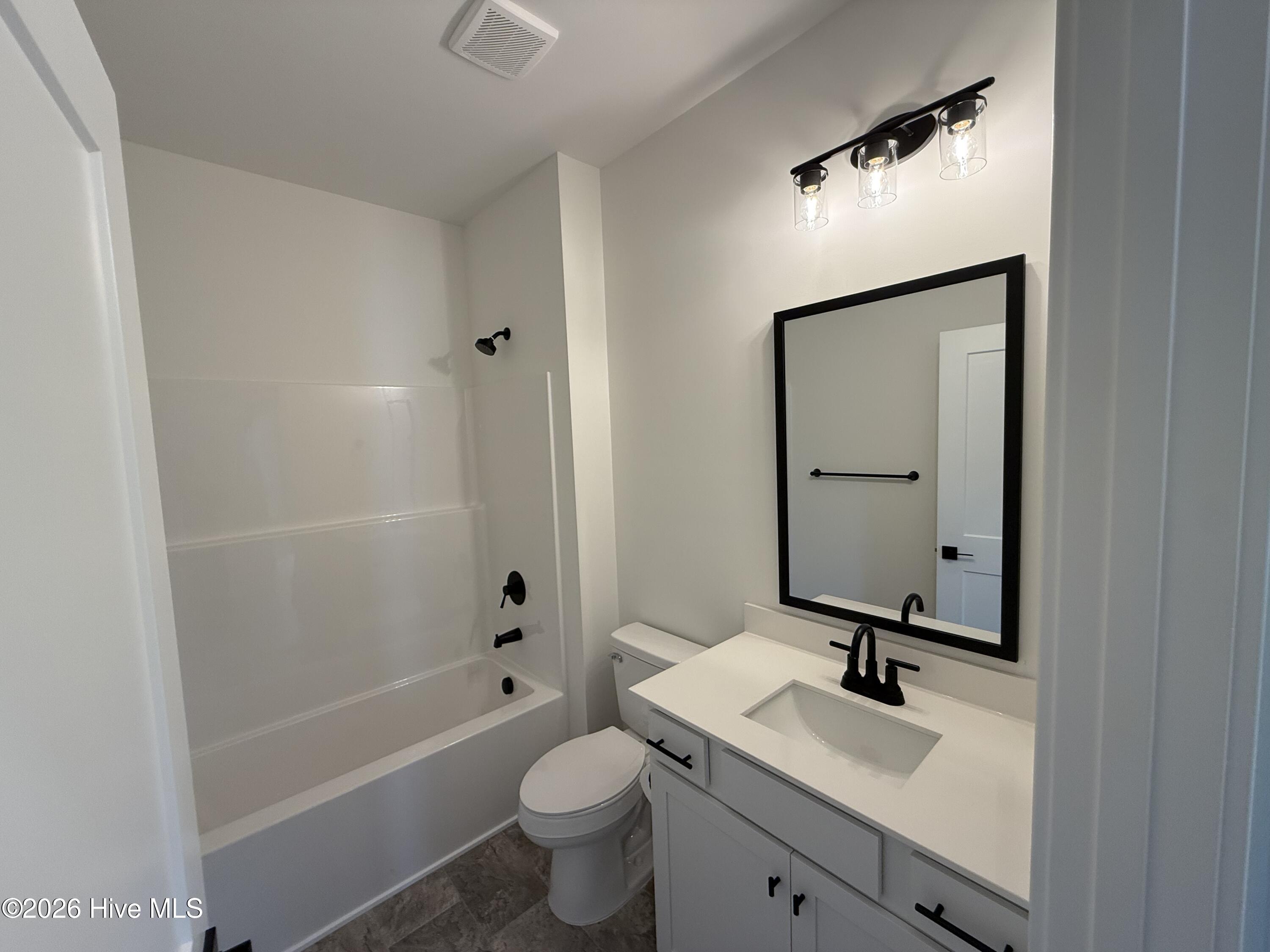 100546686 | Photo 36