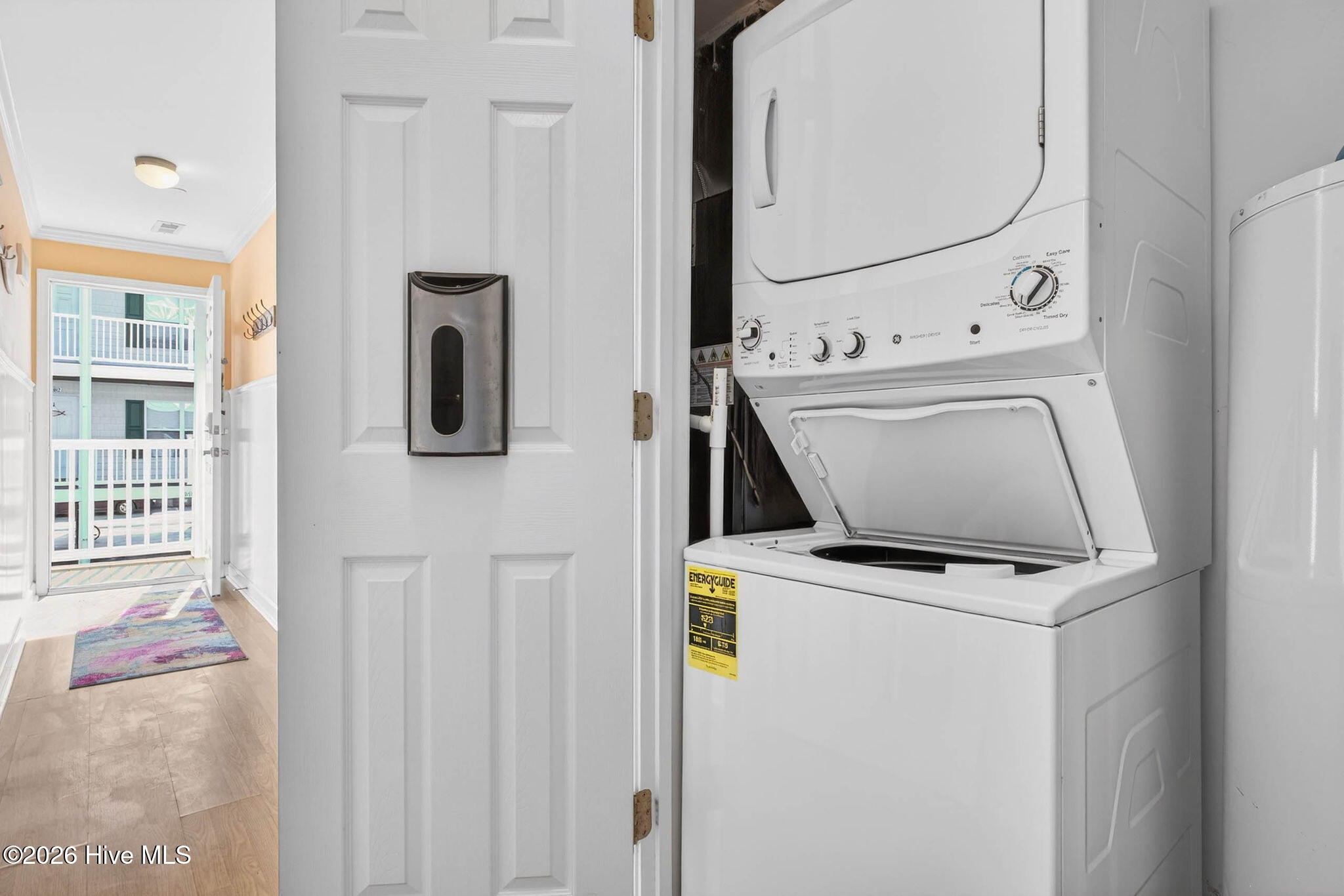 100563850 | Photo 19