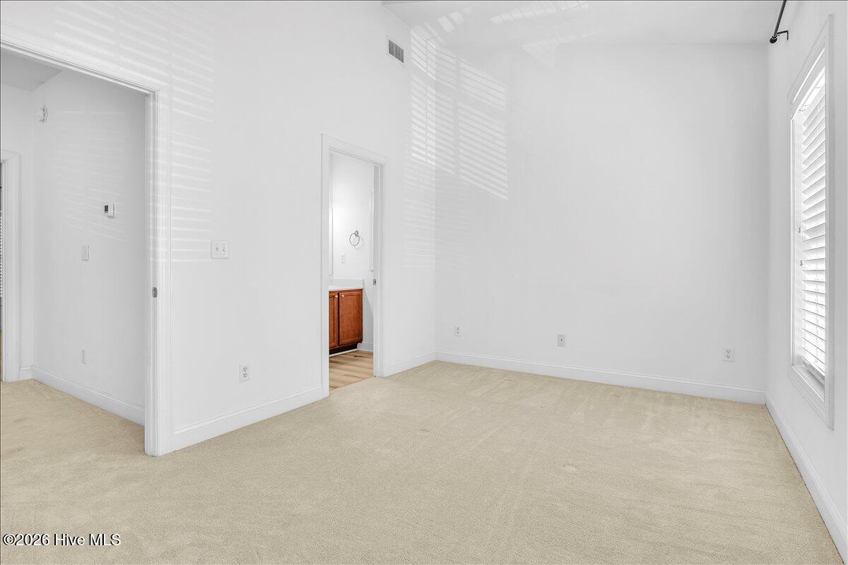 100567223 | Photo 27