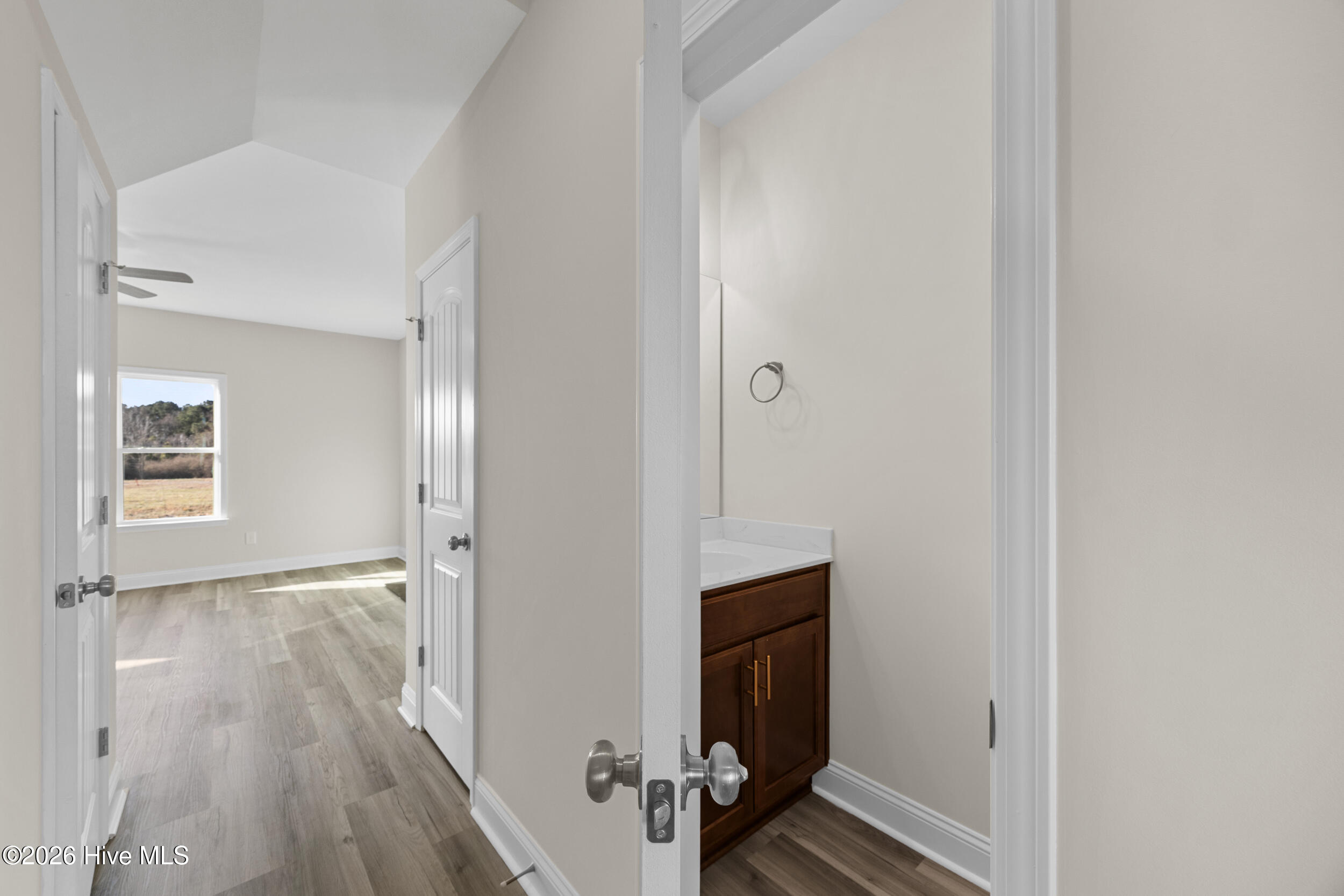 100551256 | Photo 10