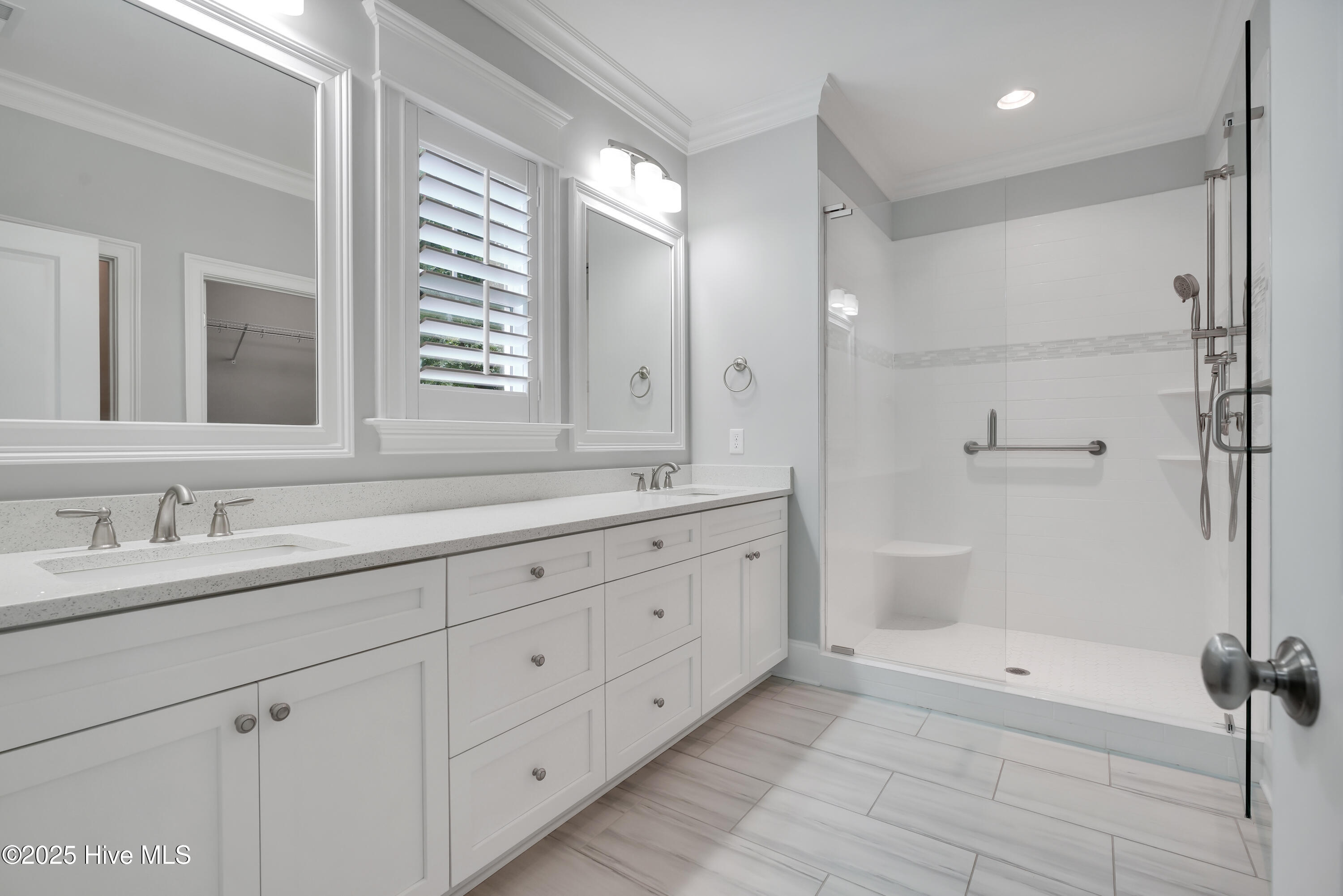 100524954 | Photo 24