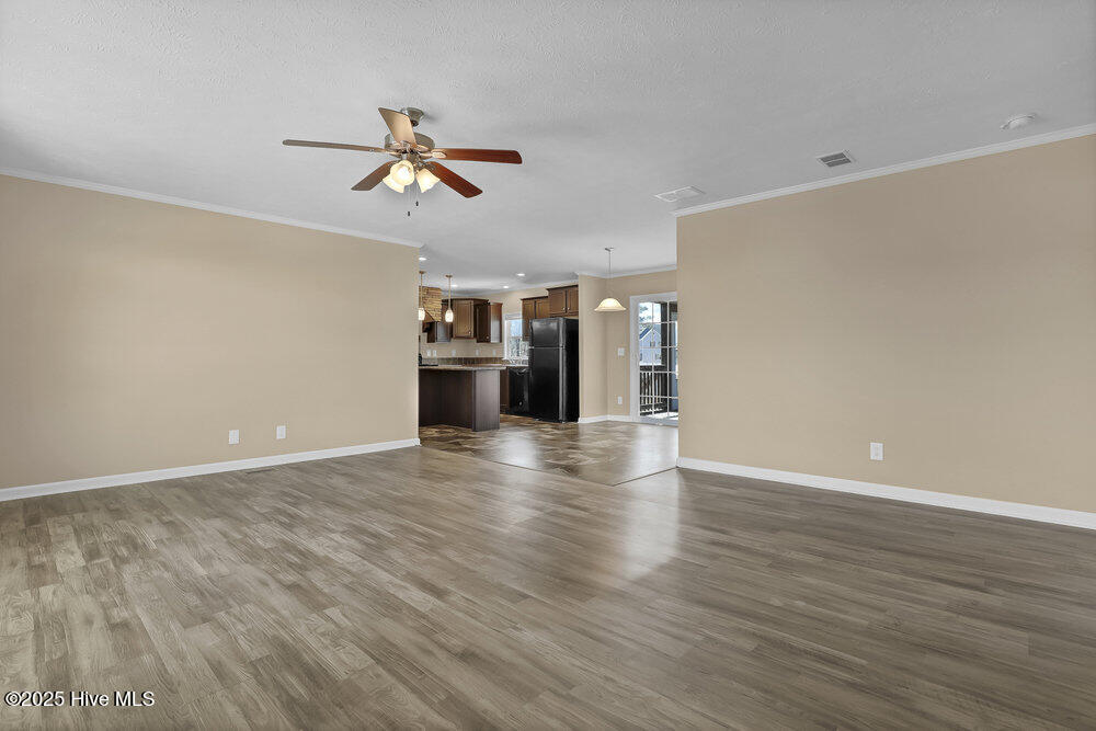 100493955 | Photo 12