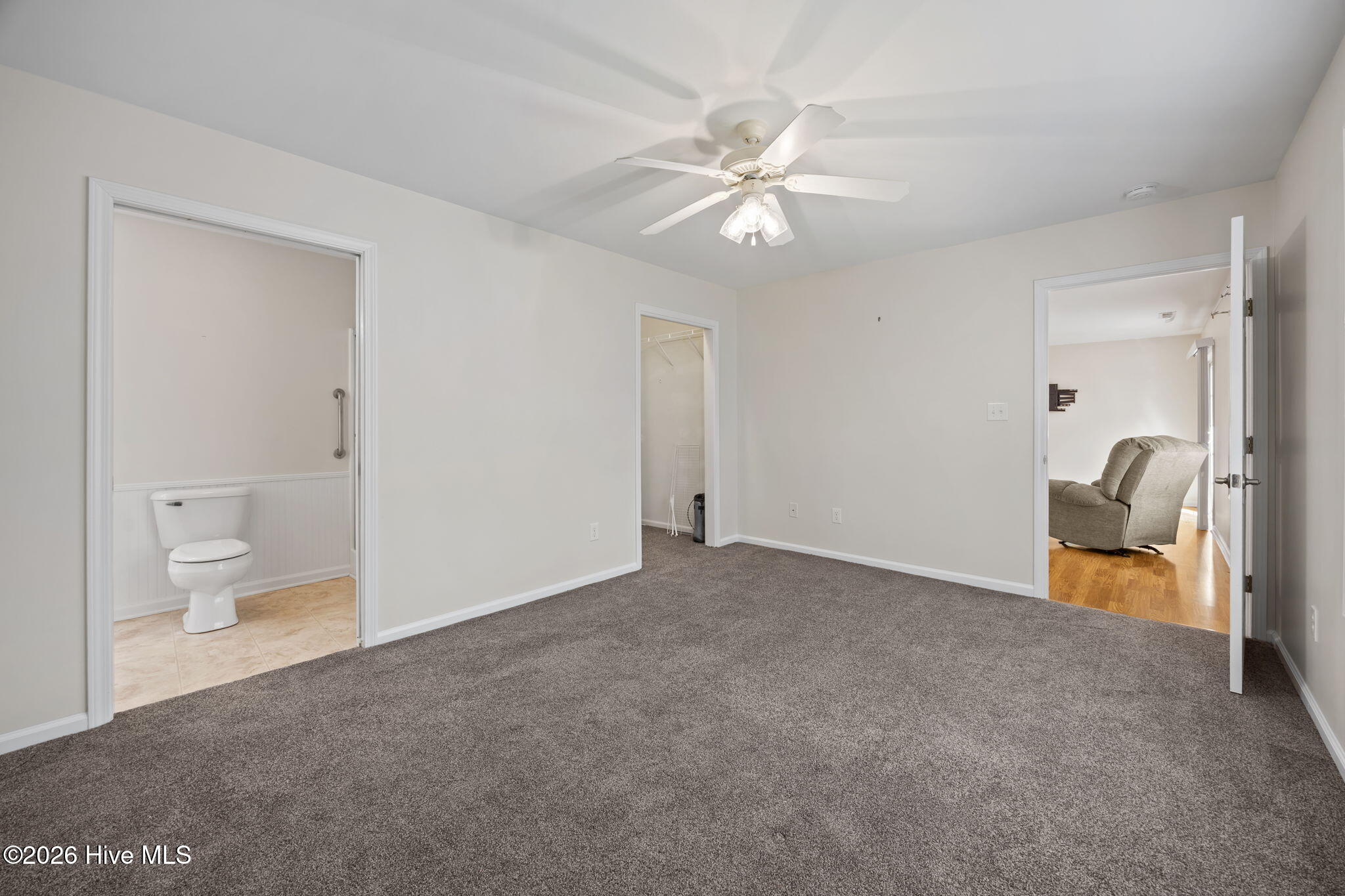 100560523 | Photo 19