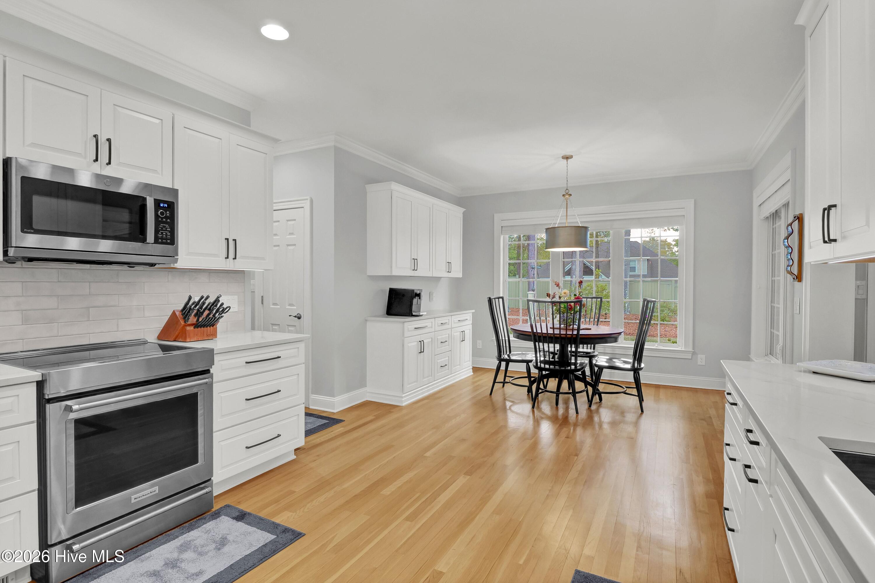 100563212 | Photo 21