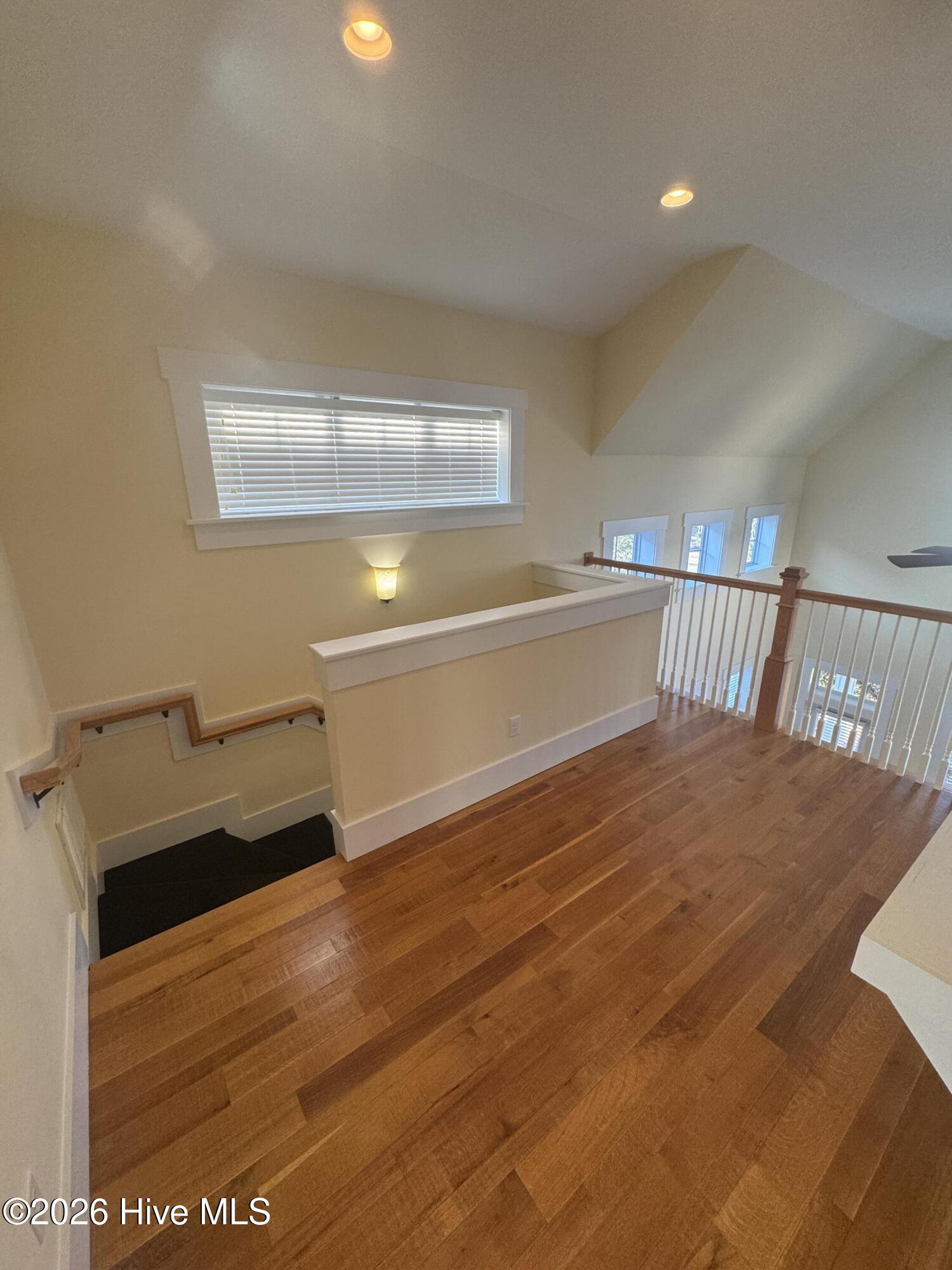 100555381 | Photo 21