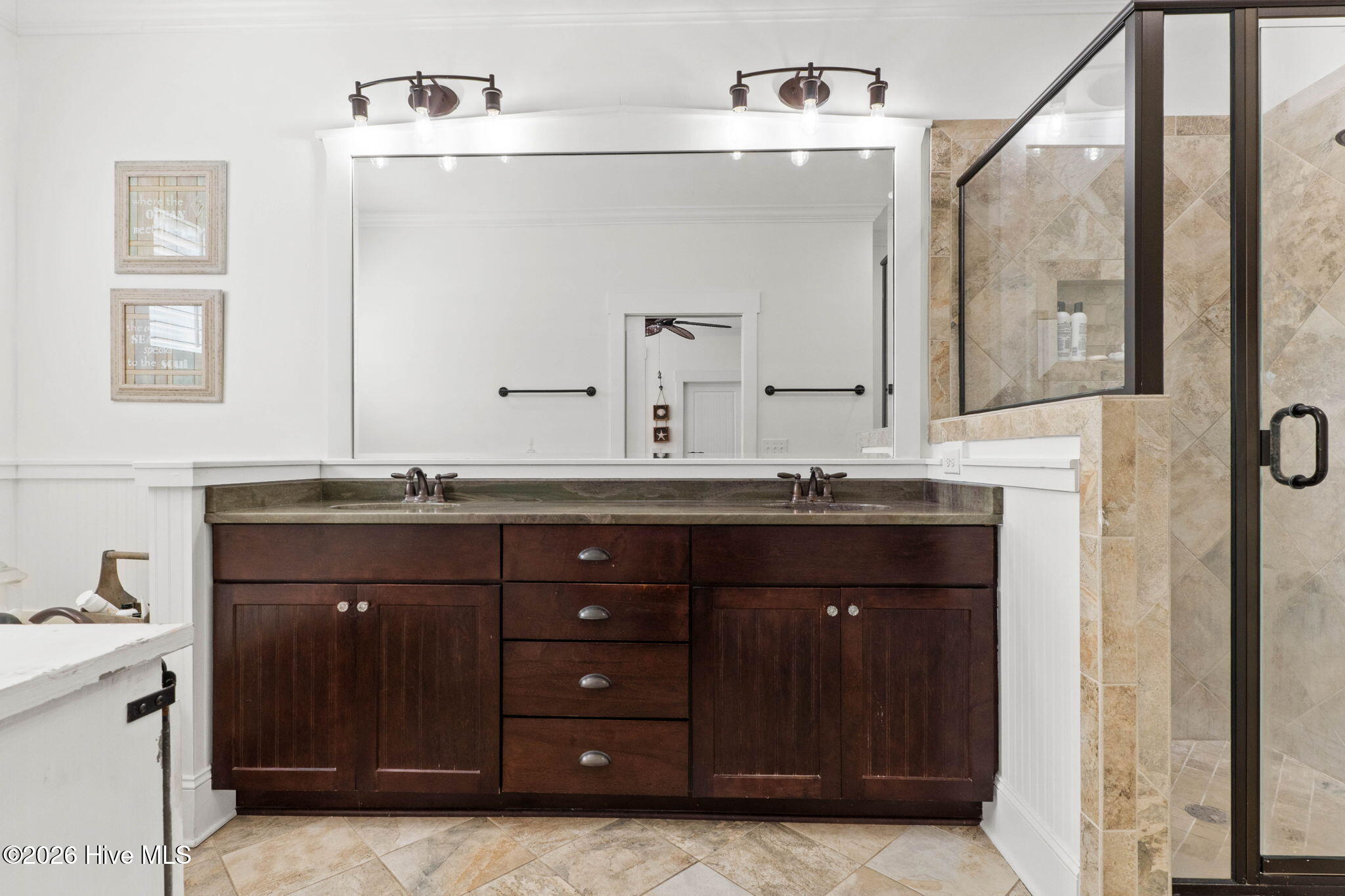 100566680 | Photo 23