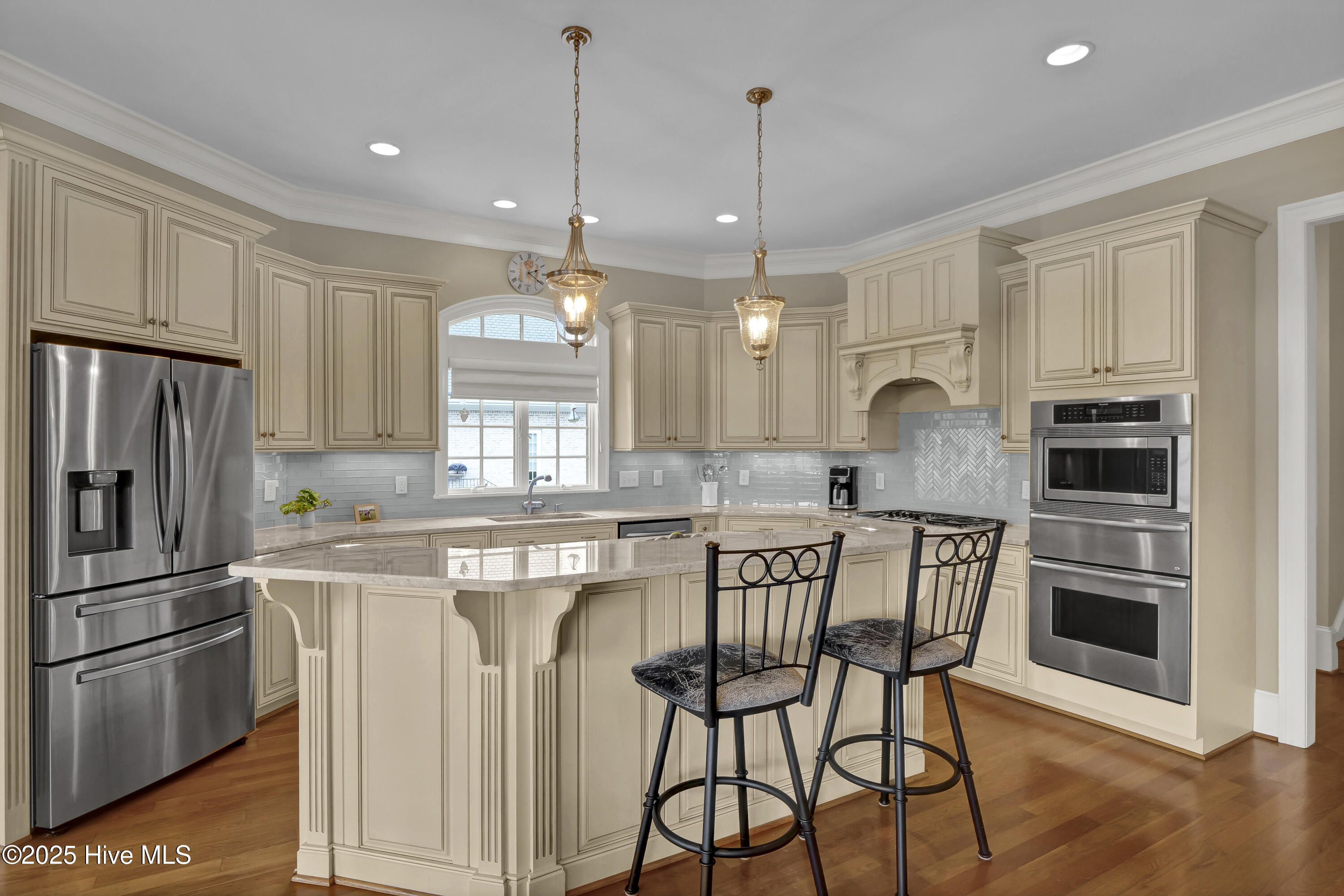 100555376 | Photo 13