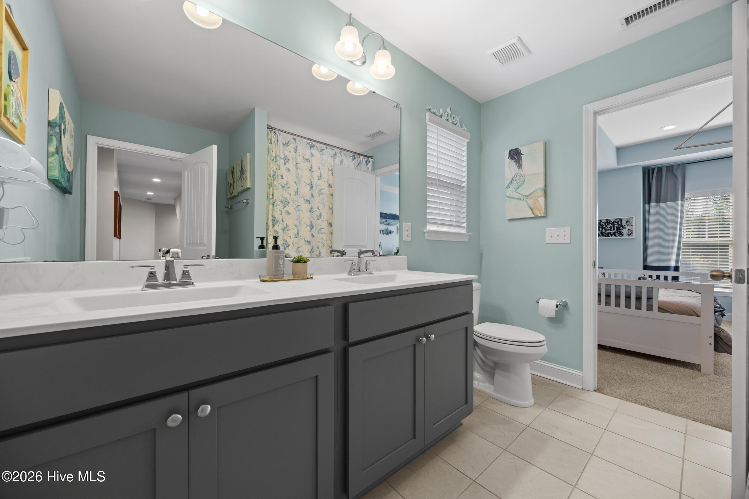 100566940 | Photo 49