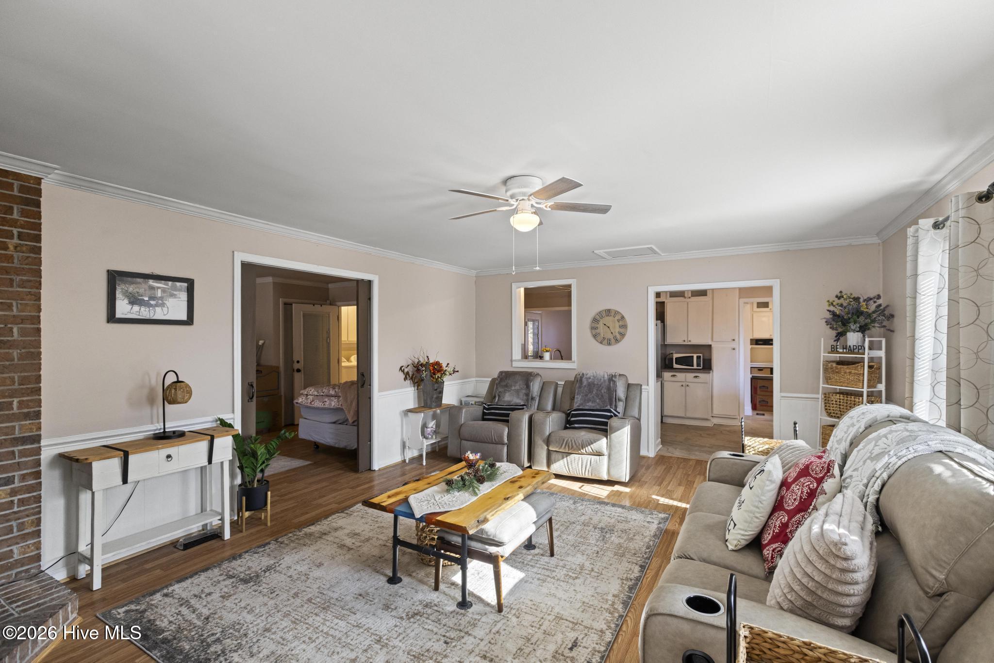 100552861 | Photo 24