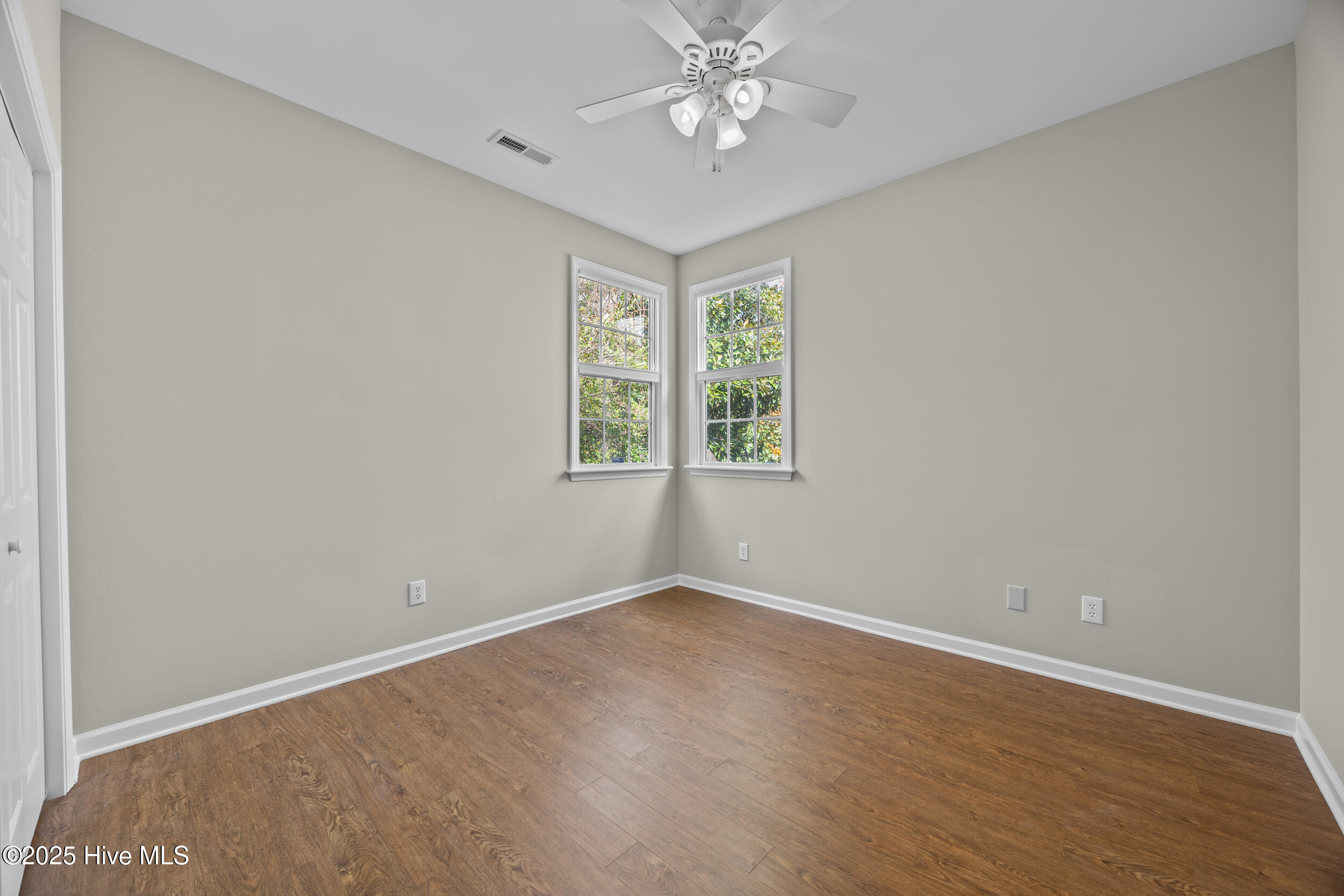 100536909 | Photo 23