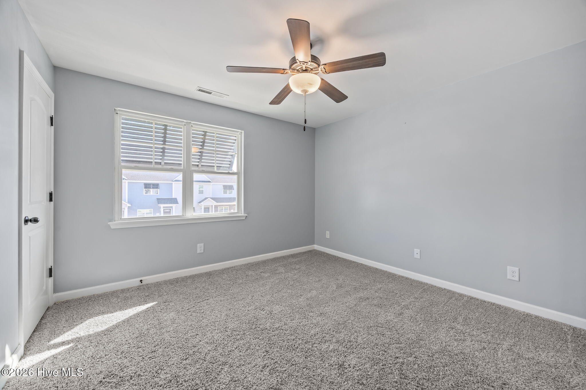 100566245 | Photo 19