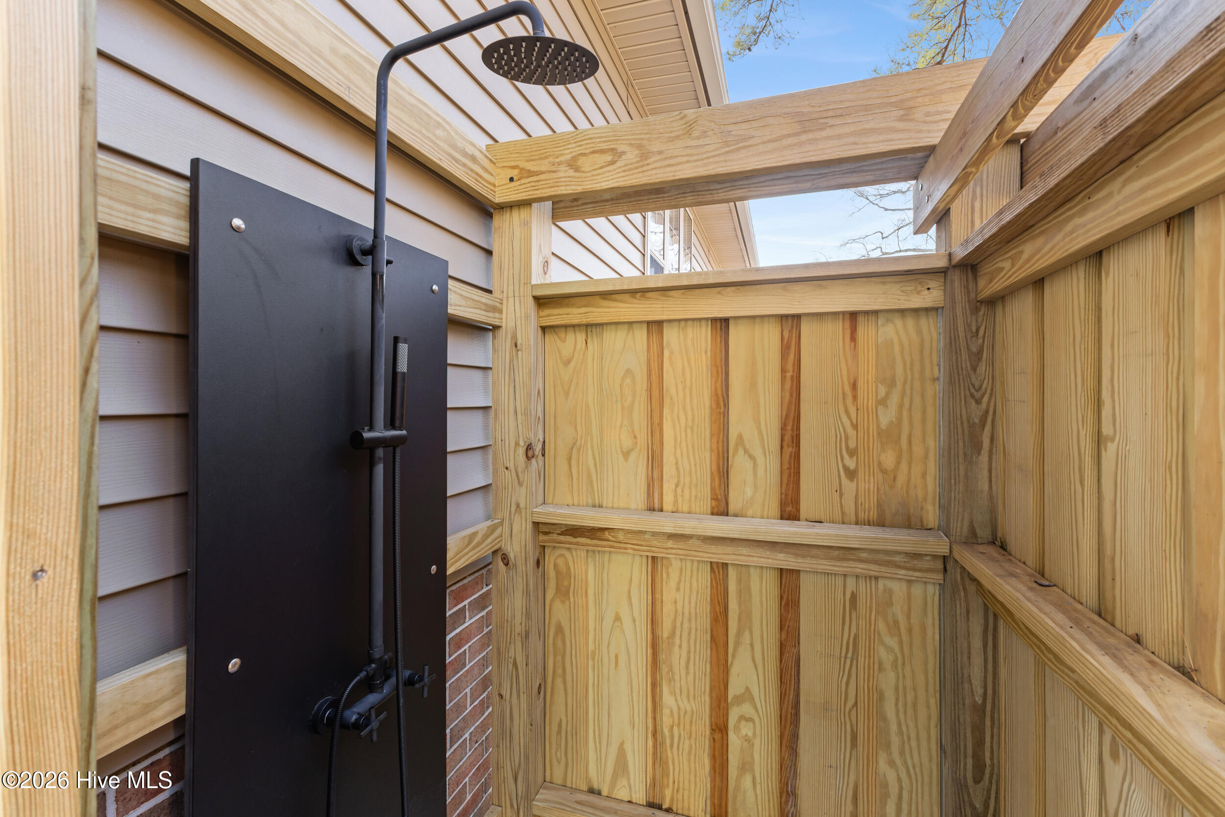 100553711 | Photo 28