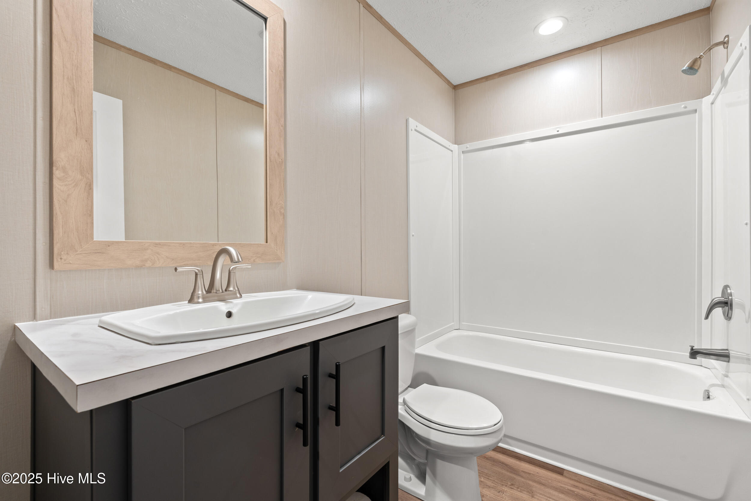 100543638 | Photo 22