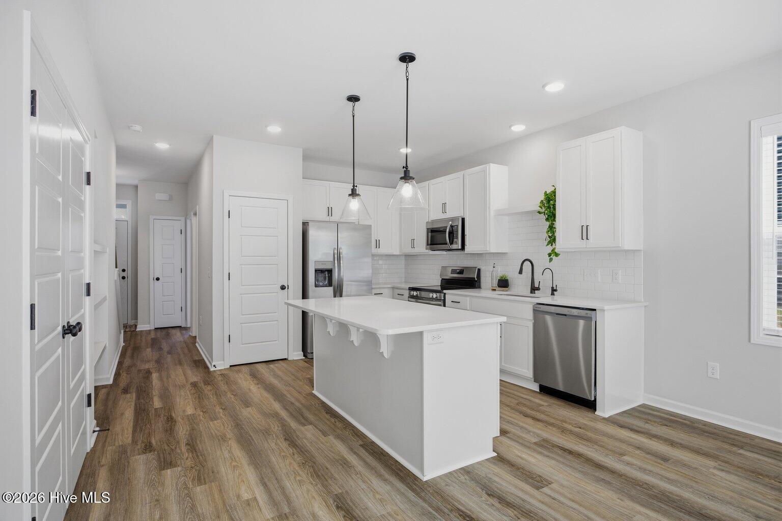 100565820 | Photo 13