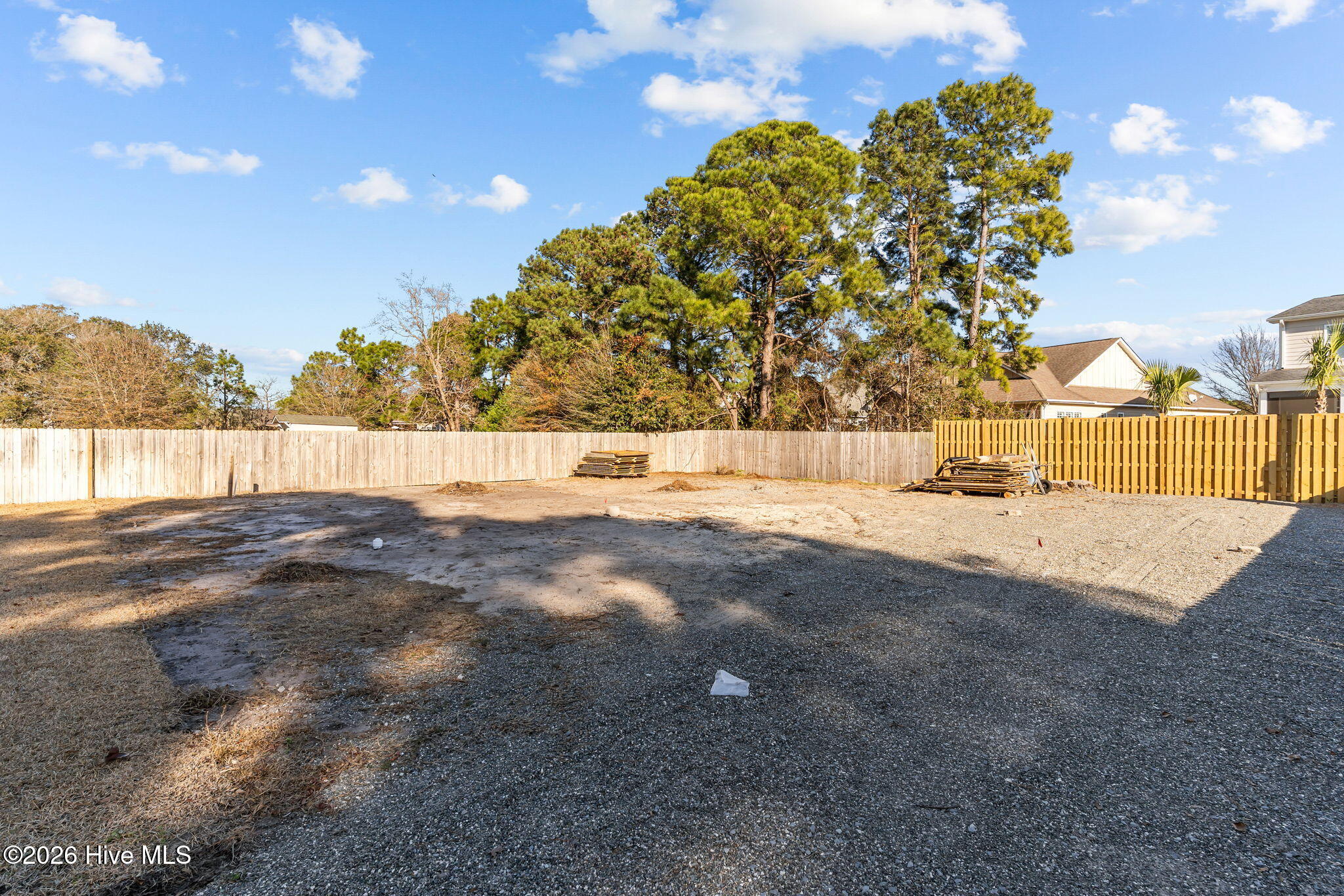 100548399 | Photo 45