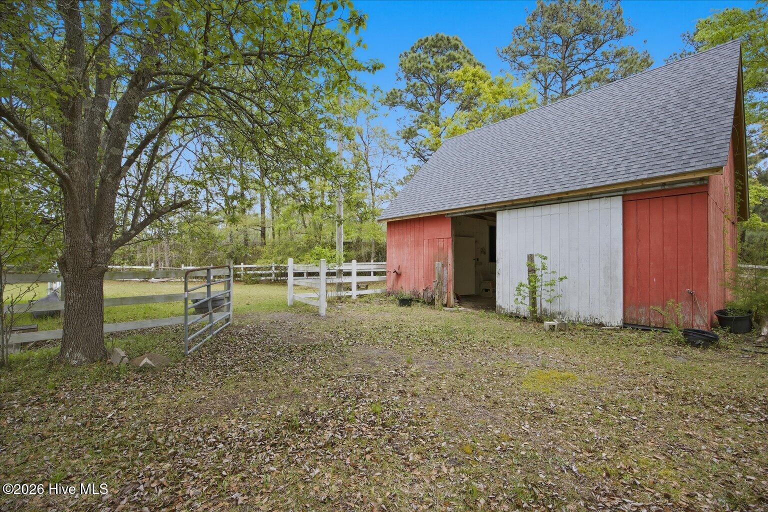 100566631 | Photo 40