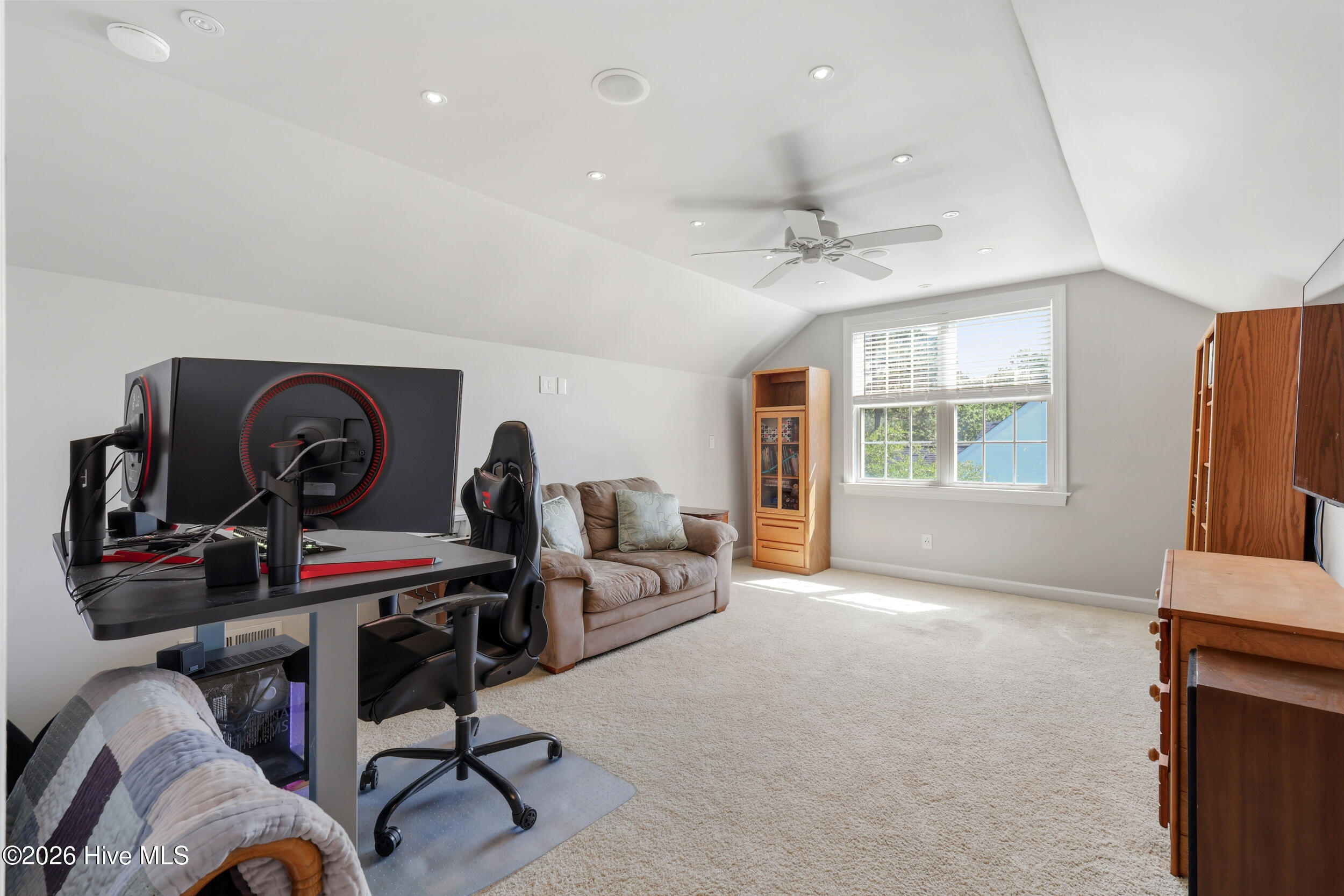 100568942 | Photo 22