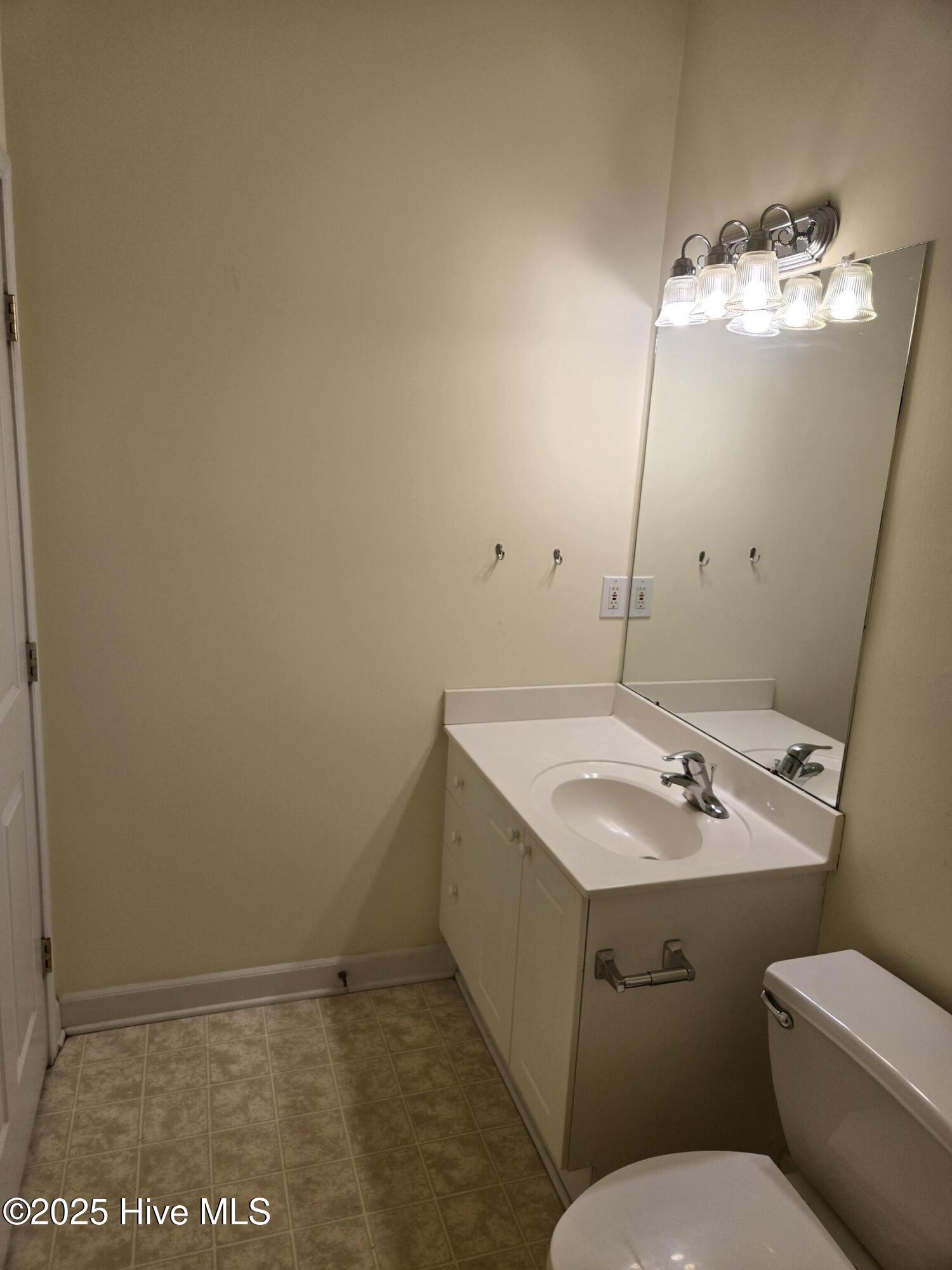 100538006 | Photo 19