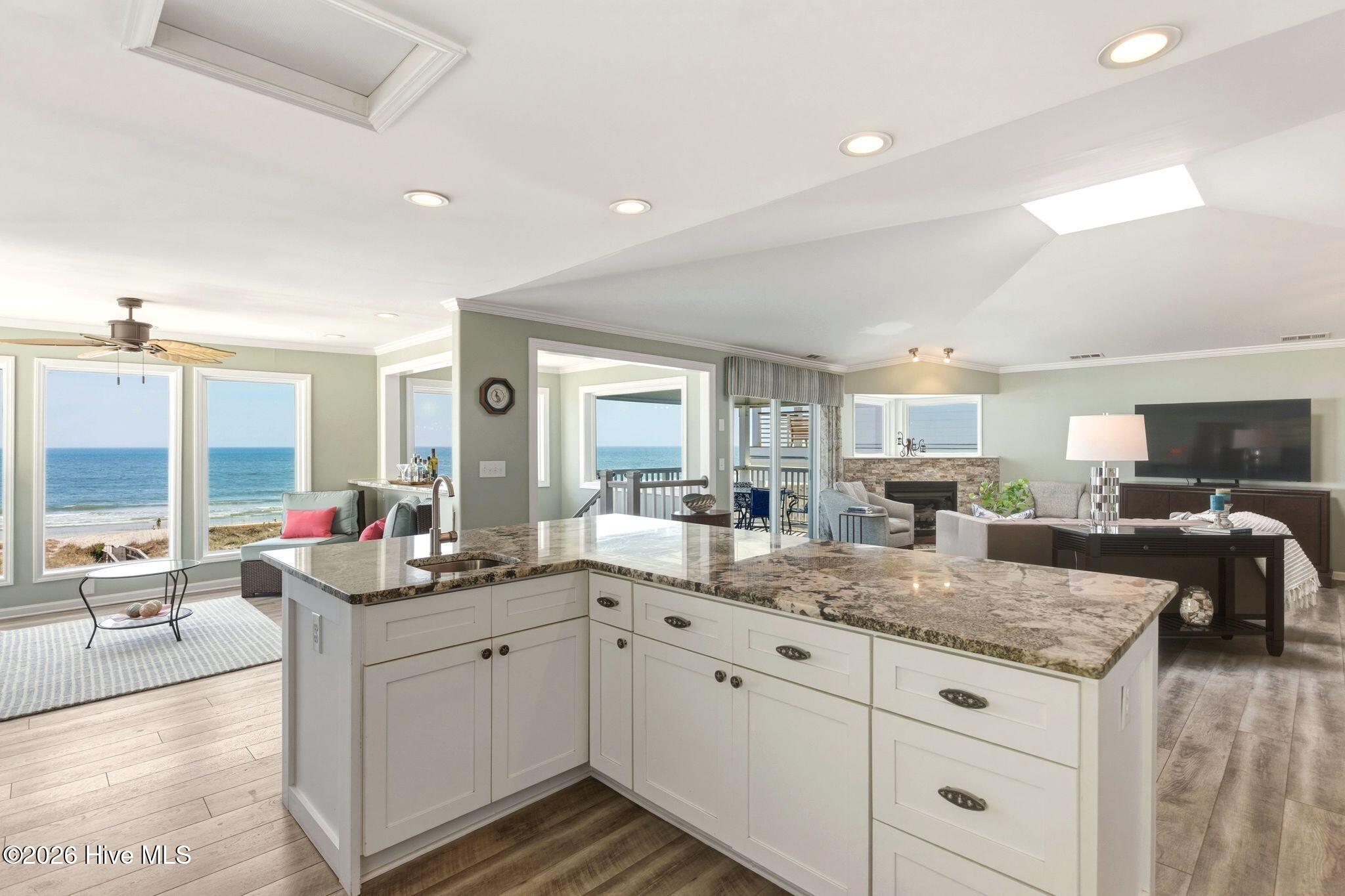 100539934 | Photo 21