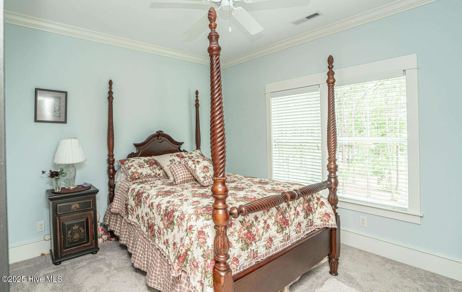 100566478 | Photo 44