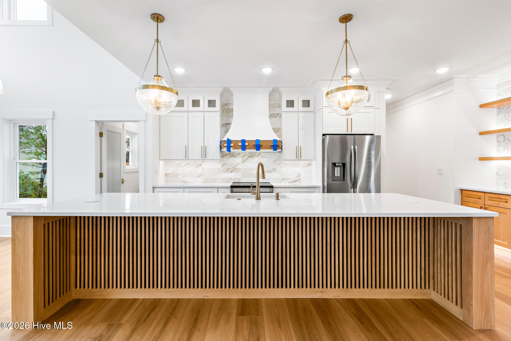 100516902 | Photo 15