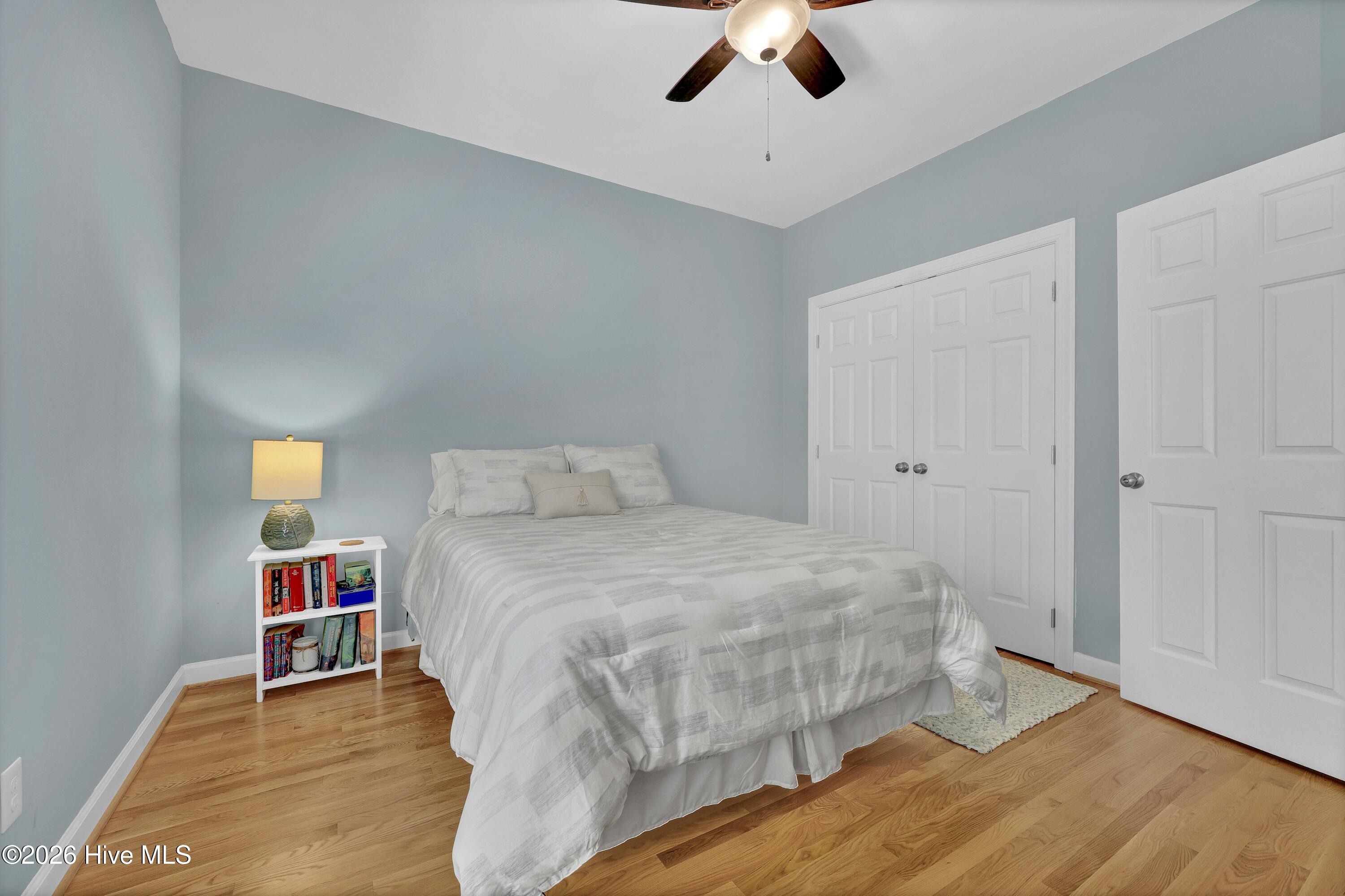 100566013 | Photo 28