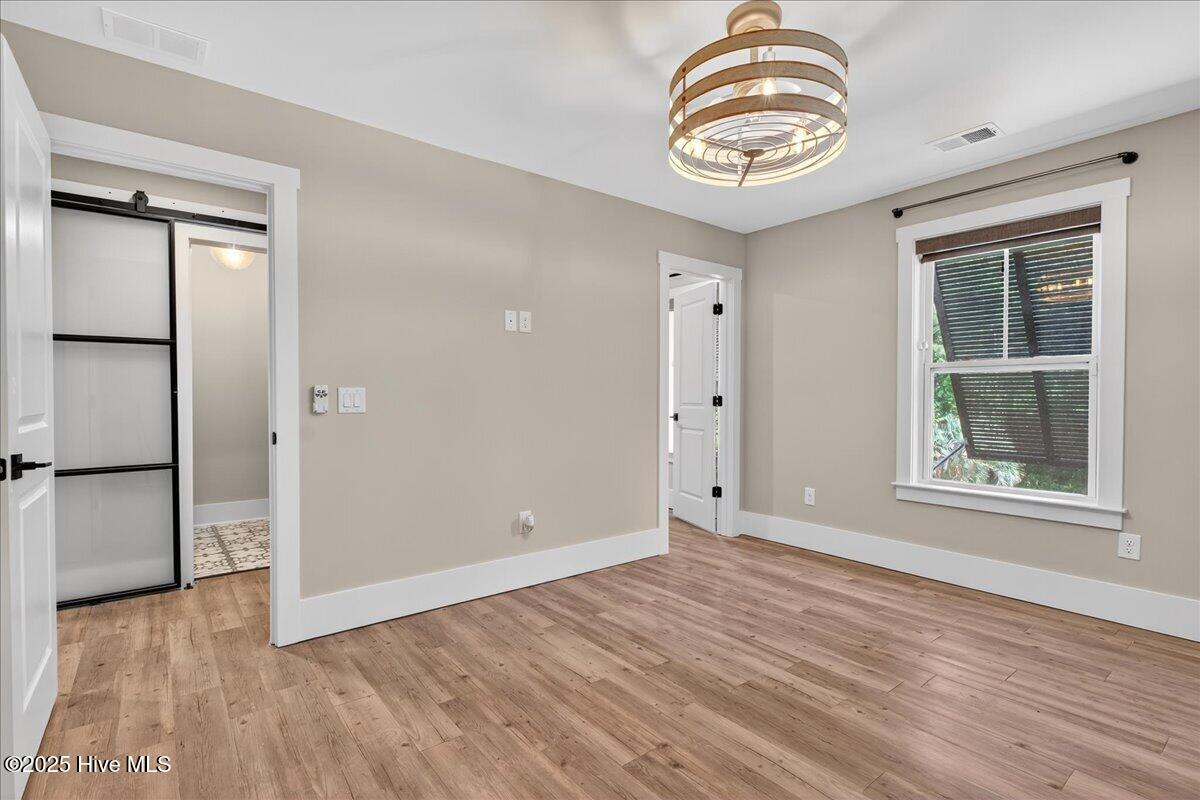 100514096 | Photo 44