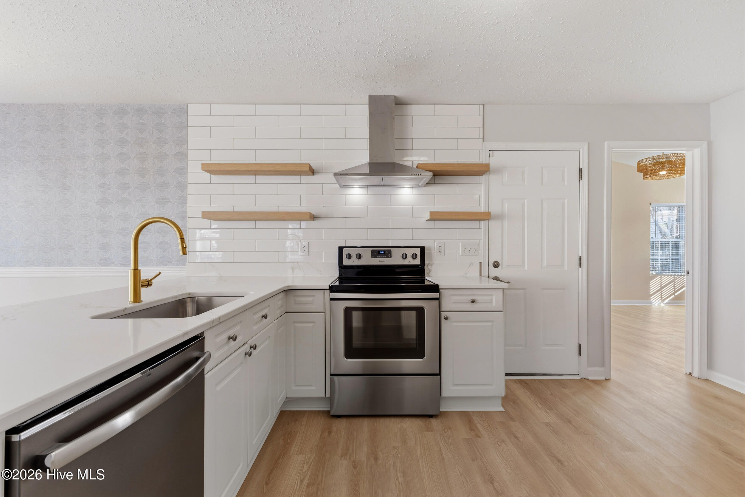 100553456 | Photo 17