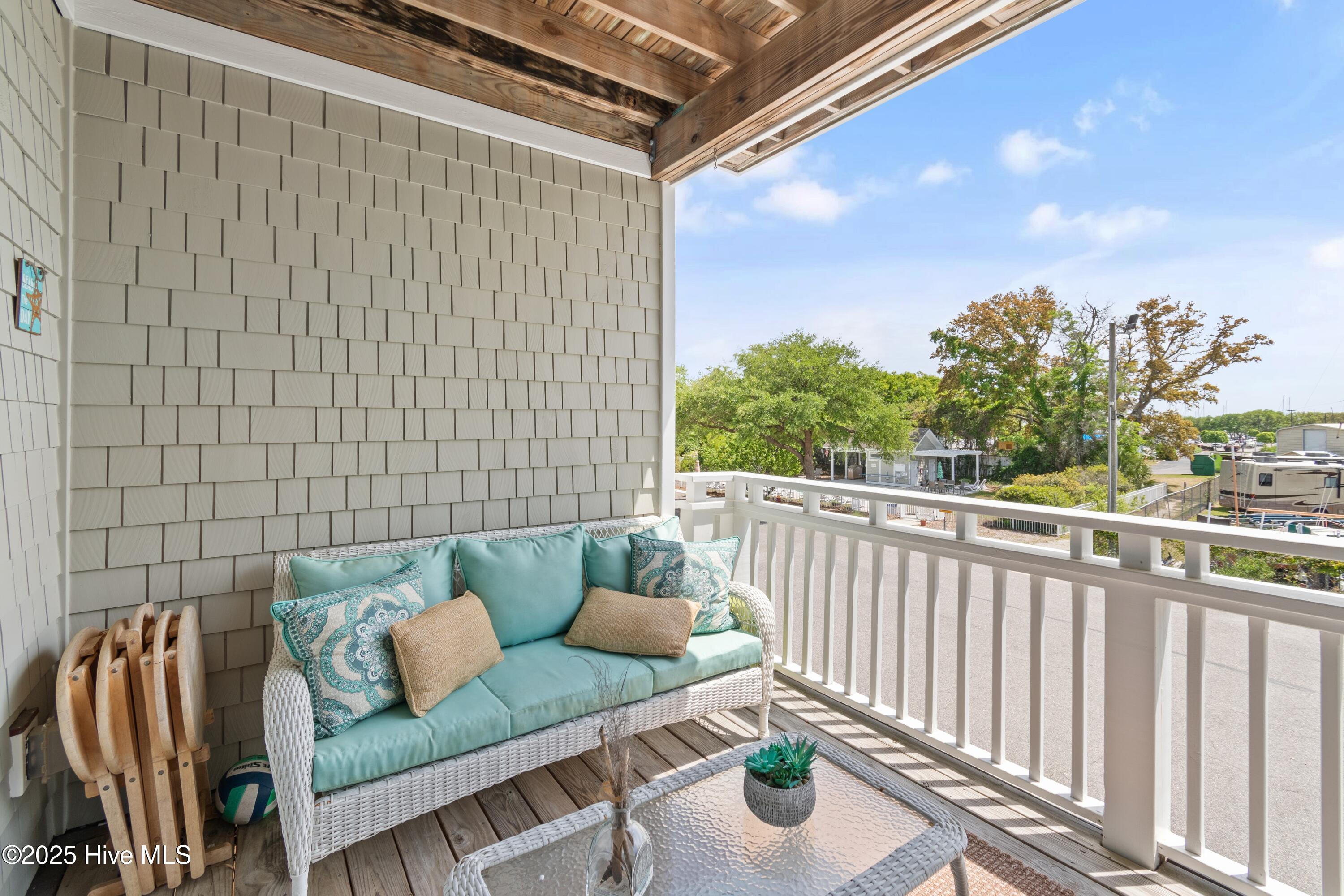 100502983 | Photo 20