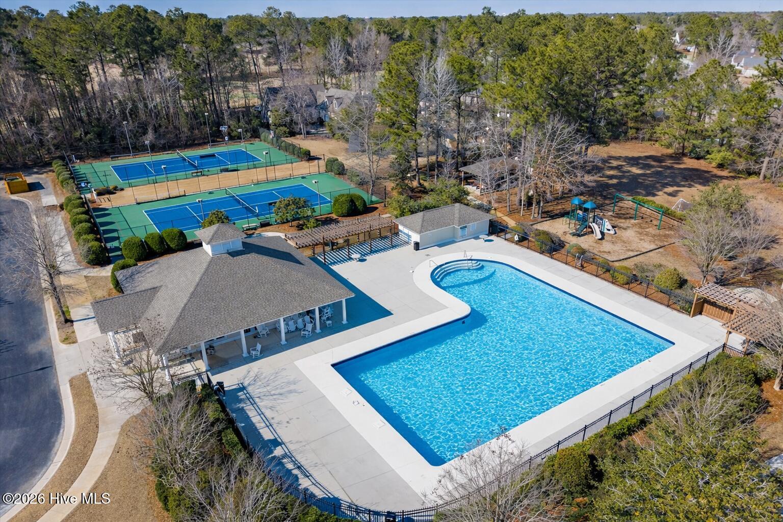 100554989 | Photo 45