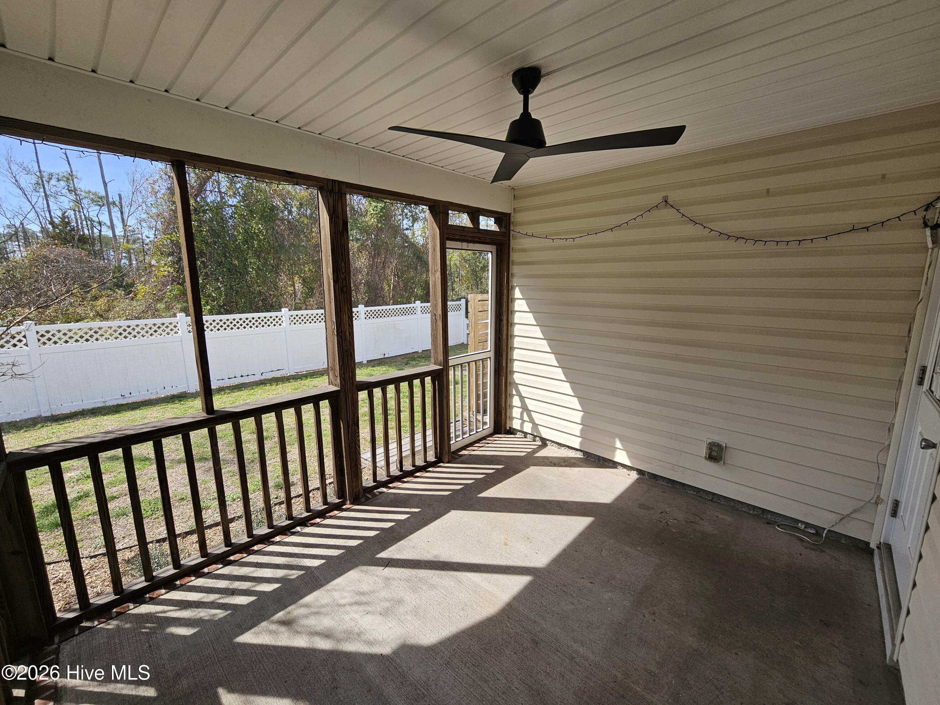 100557905 | Photo 27