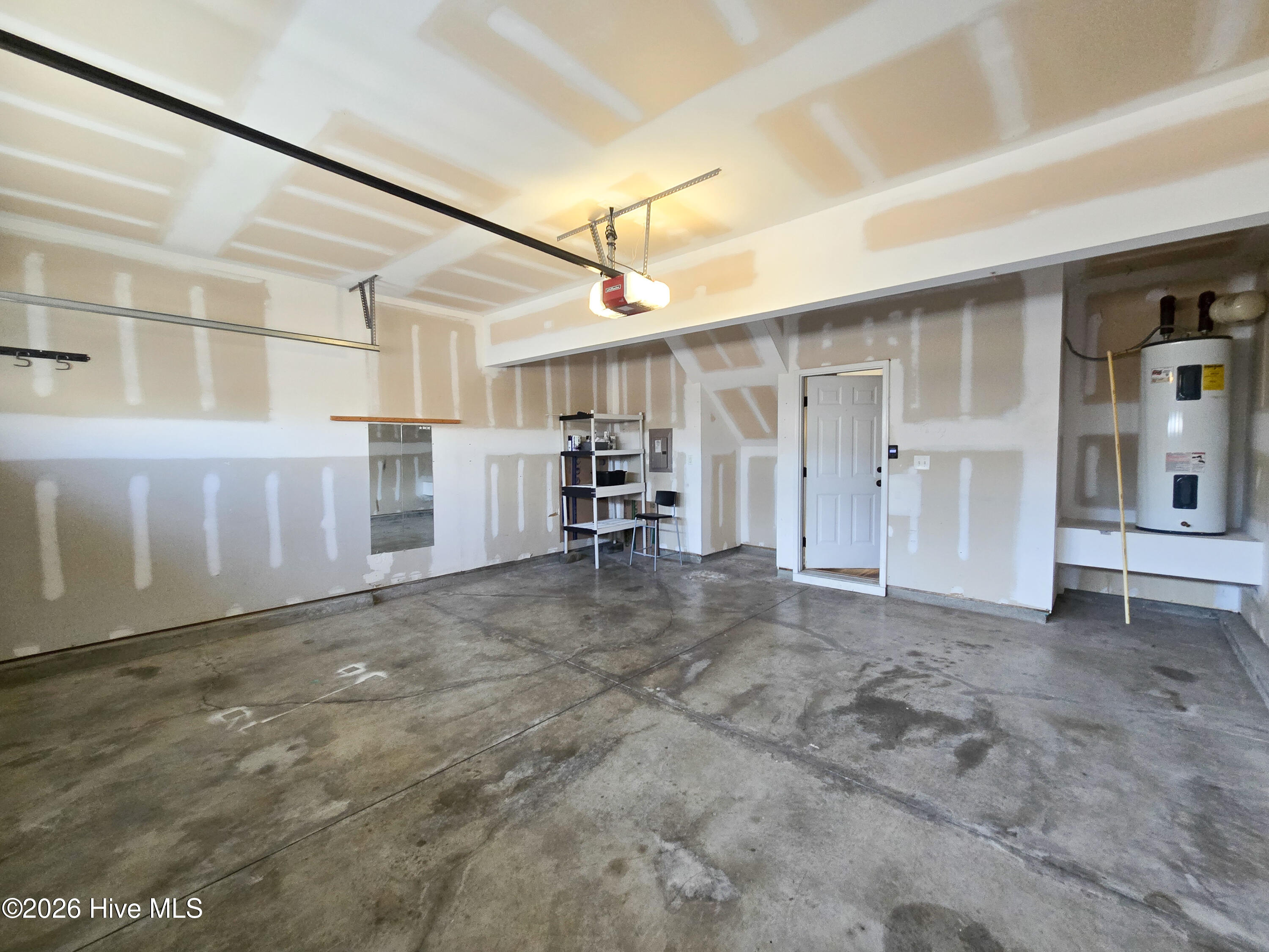 100557279 | Photo 31