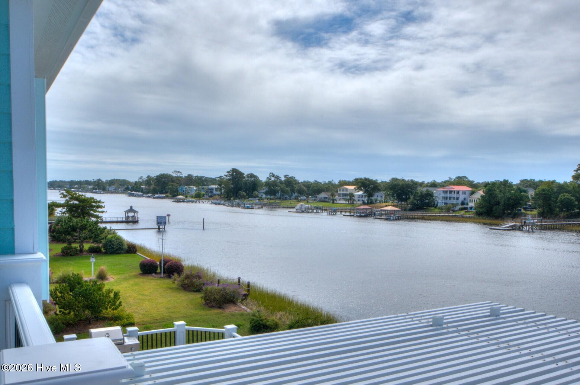 100553459 | Photo 105