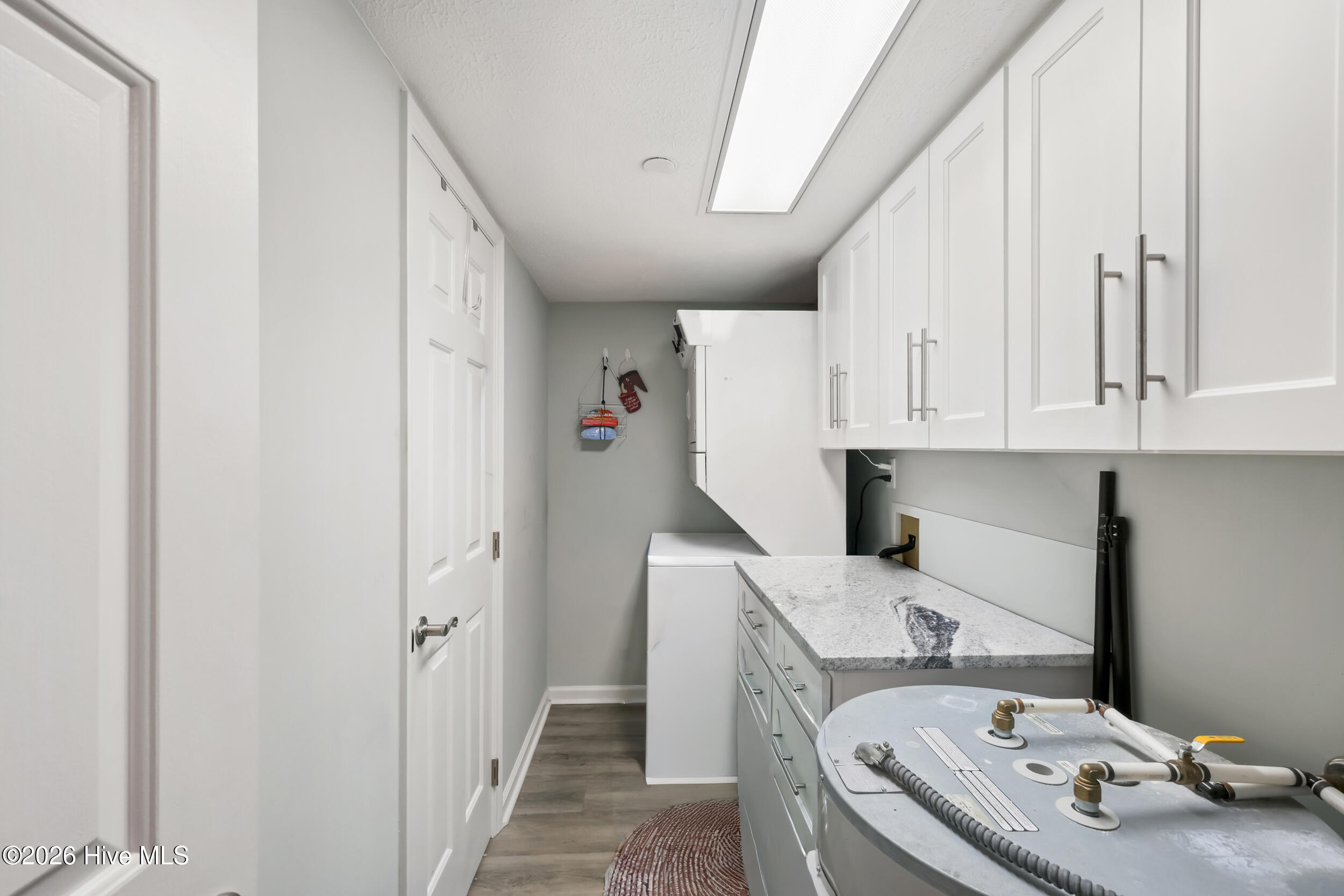 100550750 | Photo 14