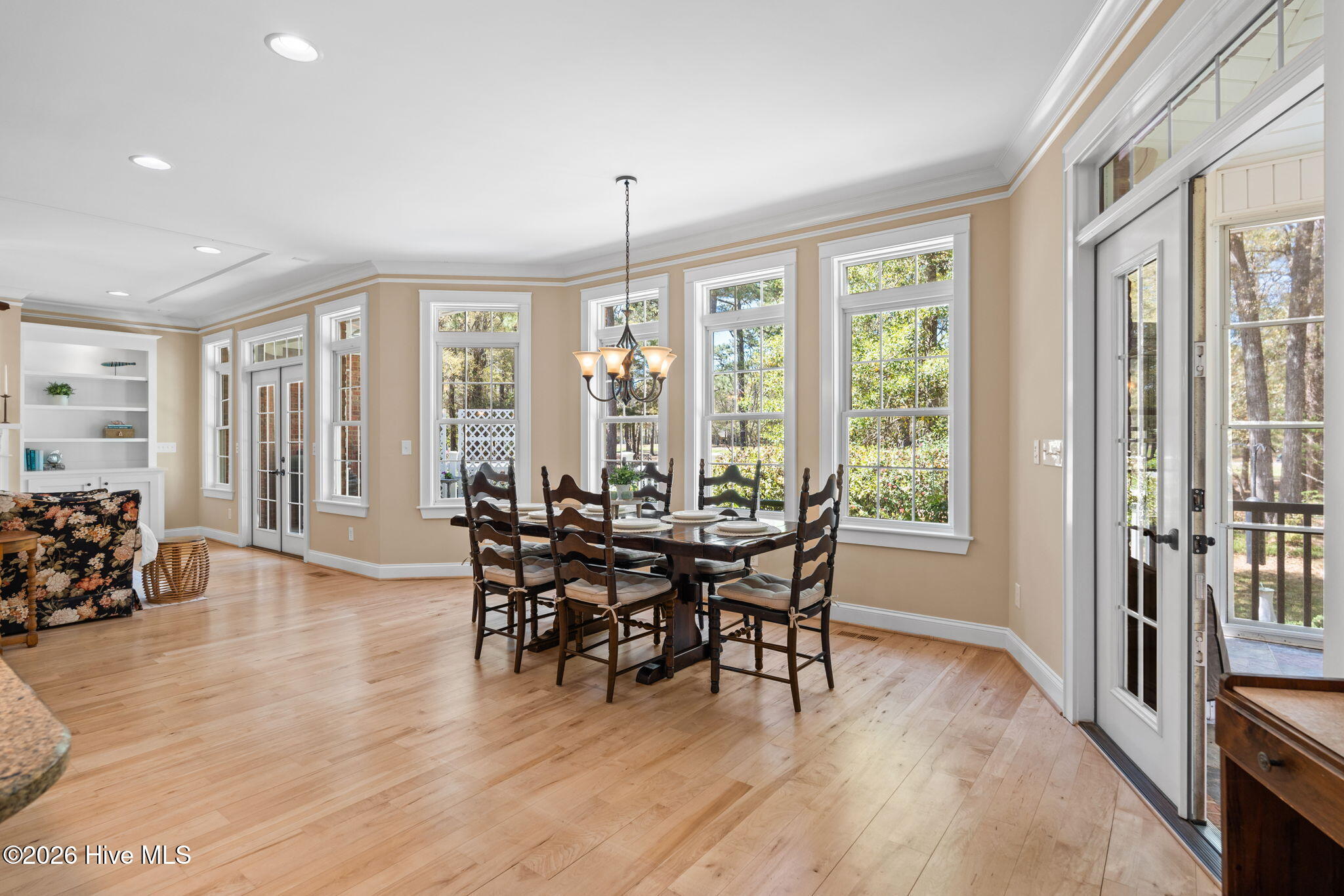 100564903 | Photo 13