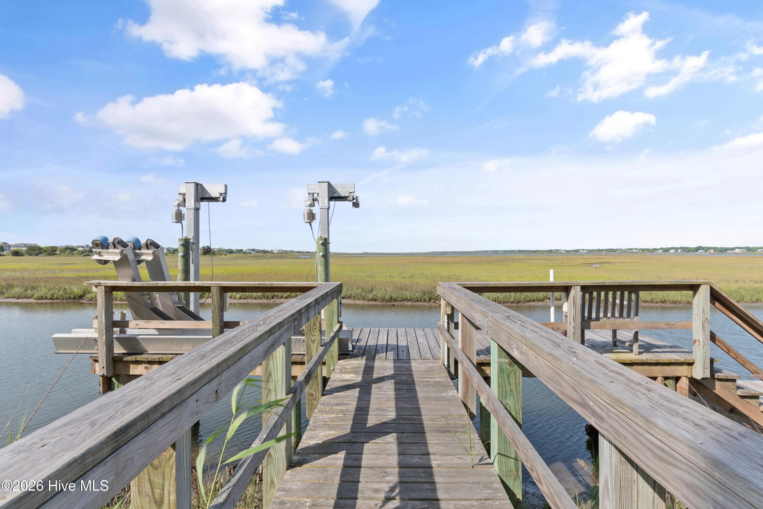 100569393 | Photo 41