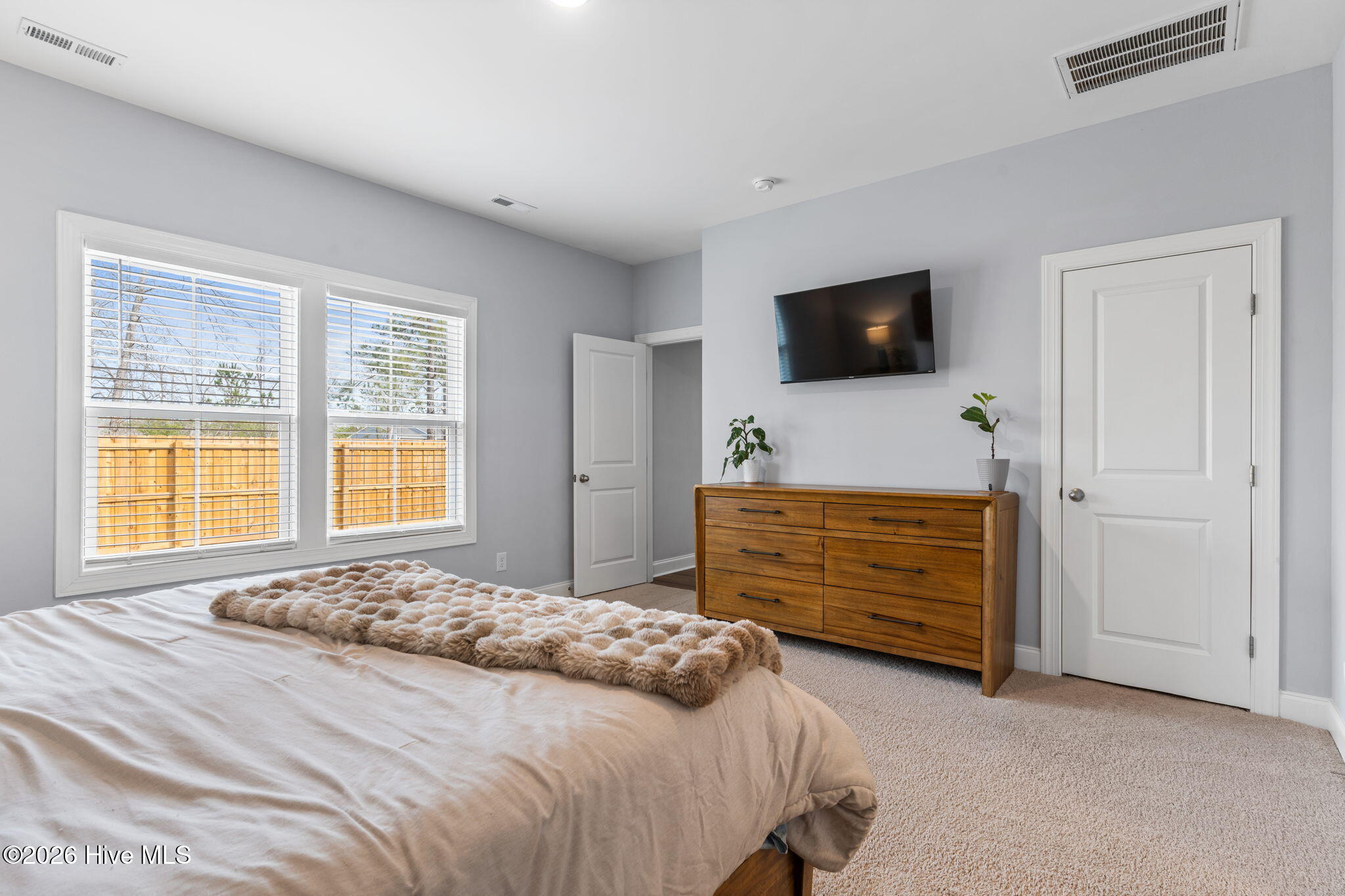 100556728 | Photo 27