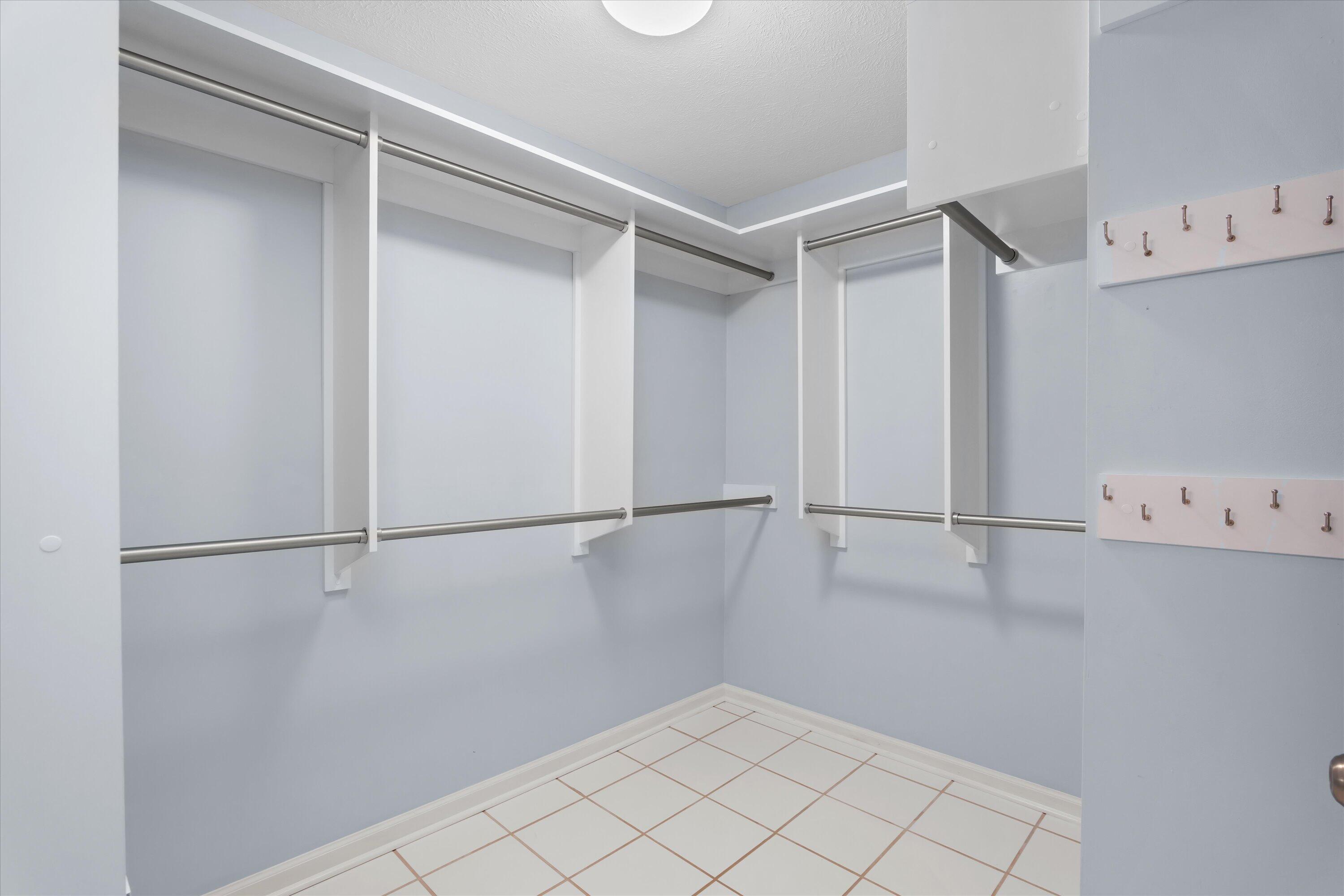 walk in closet