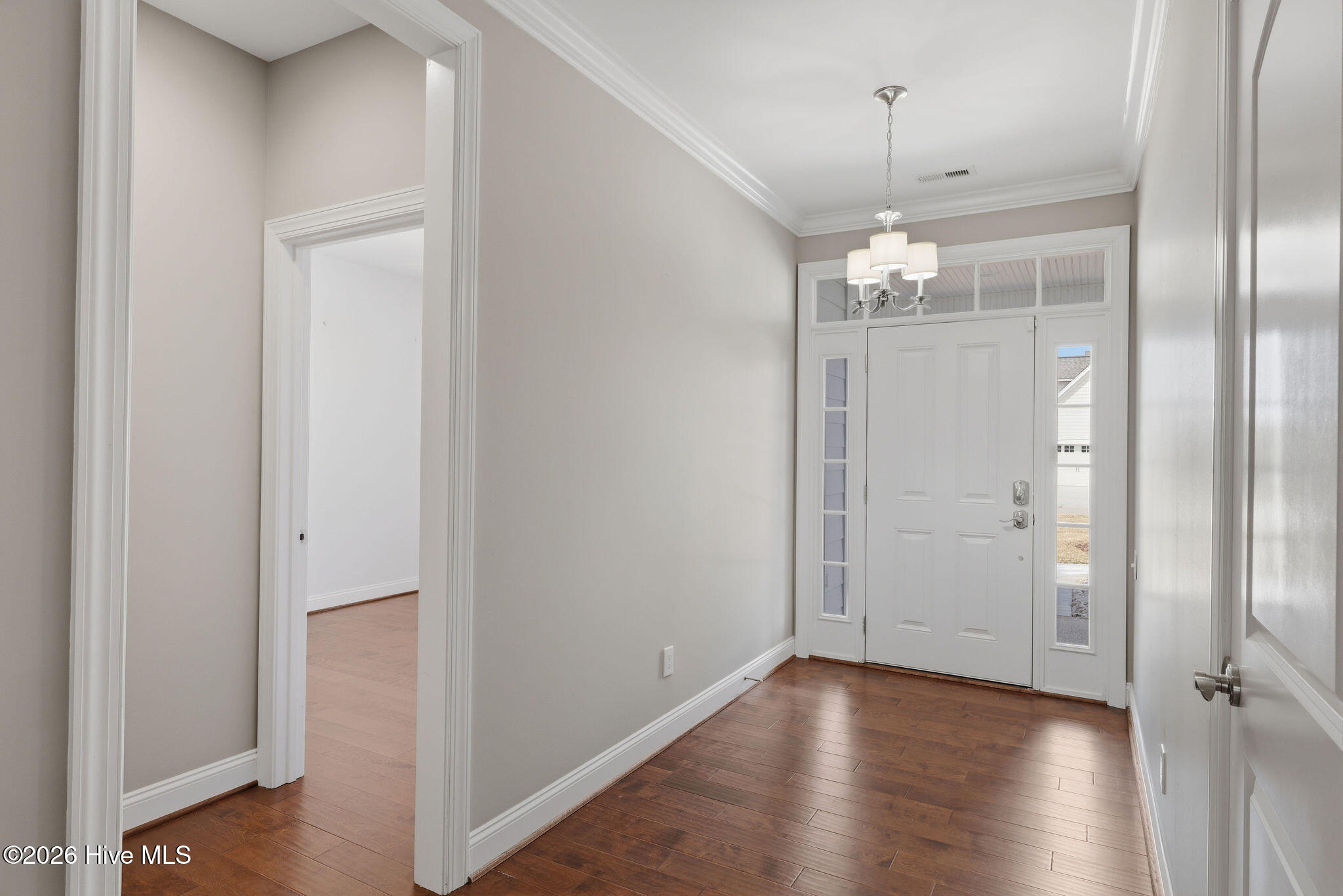 100518693 | Photo 39