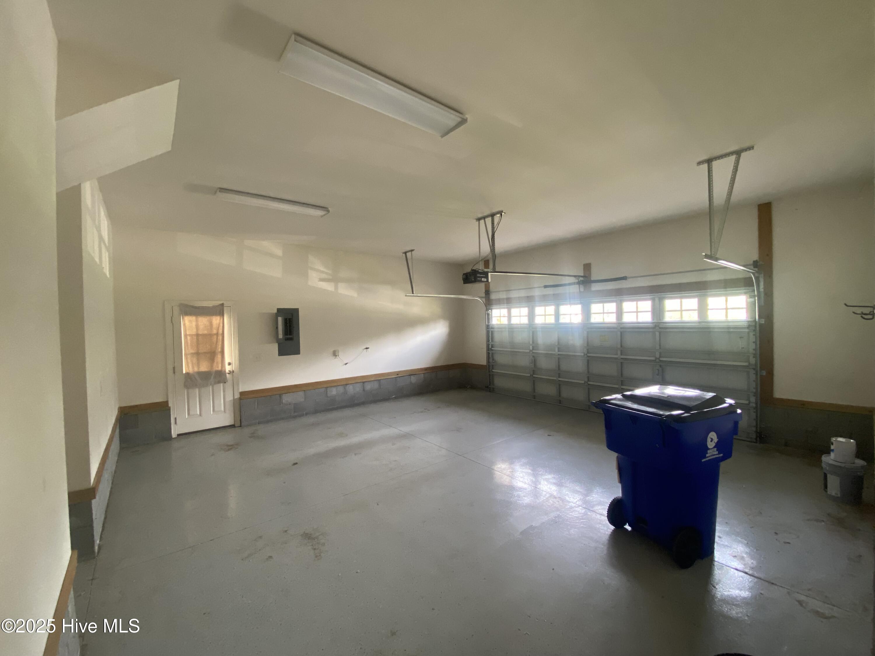 100504440 | Photo 24