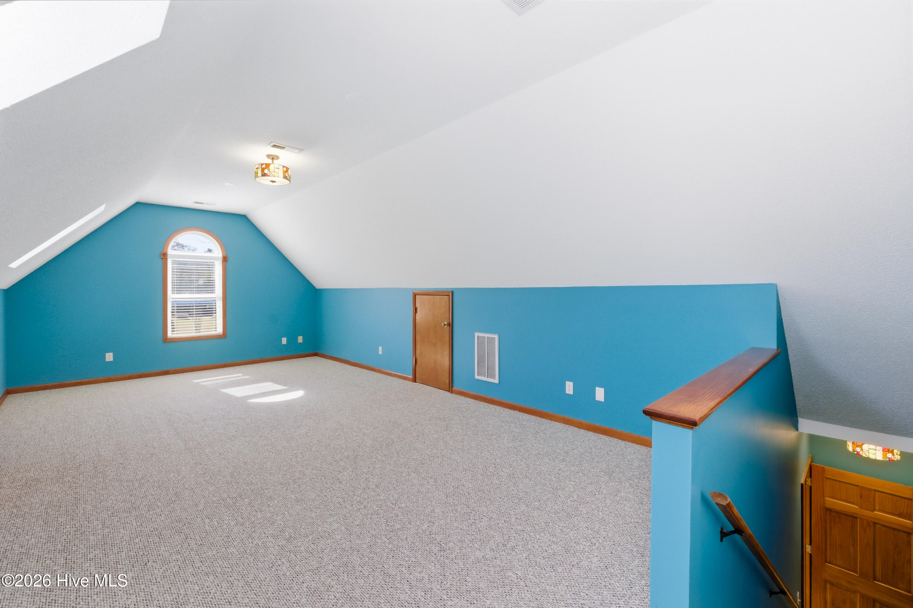 100558981 | Photo 22