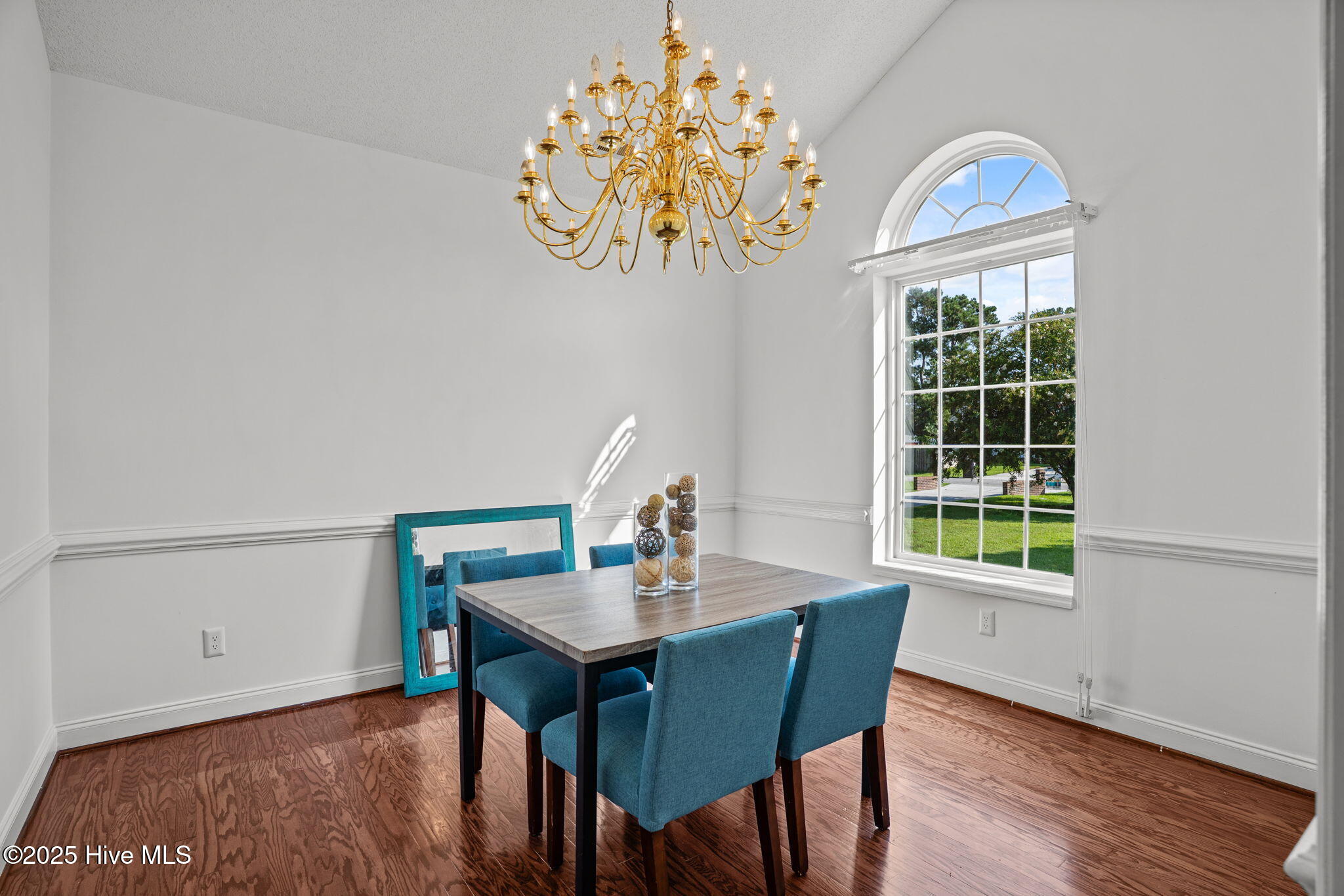 100511511 | Photo 14