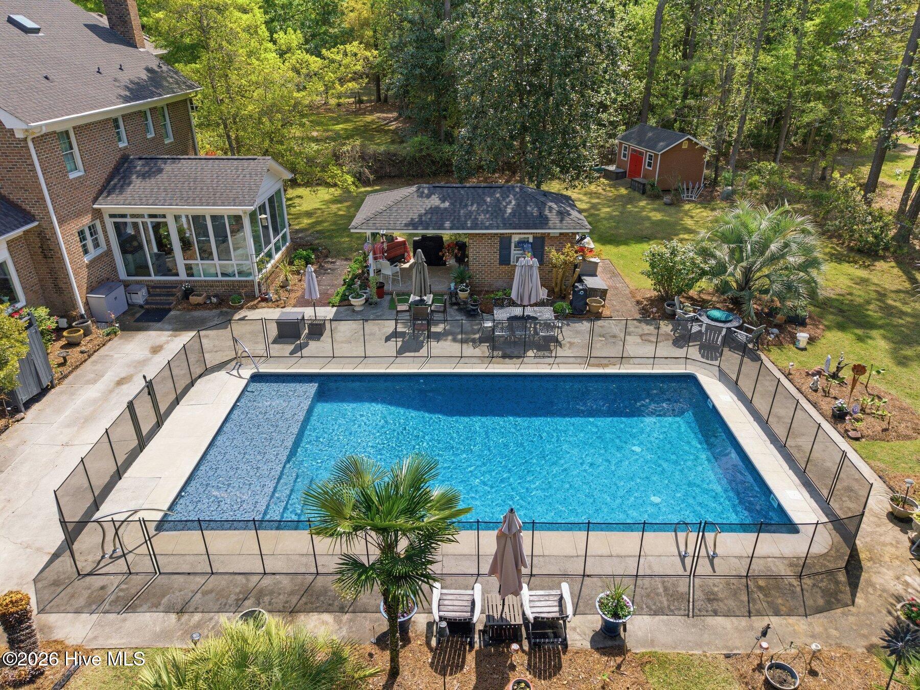 100566267 | Photo 44