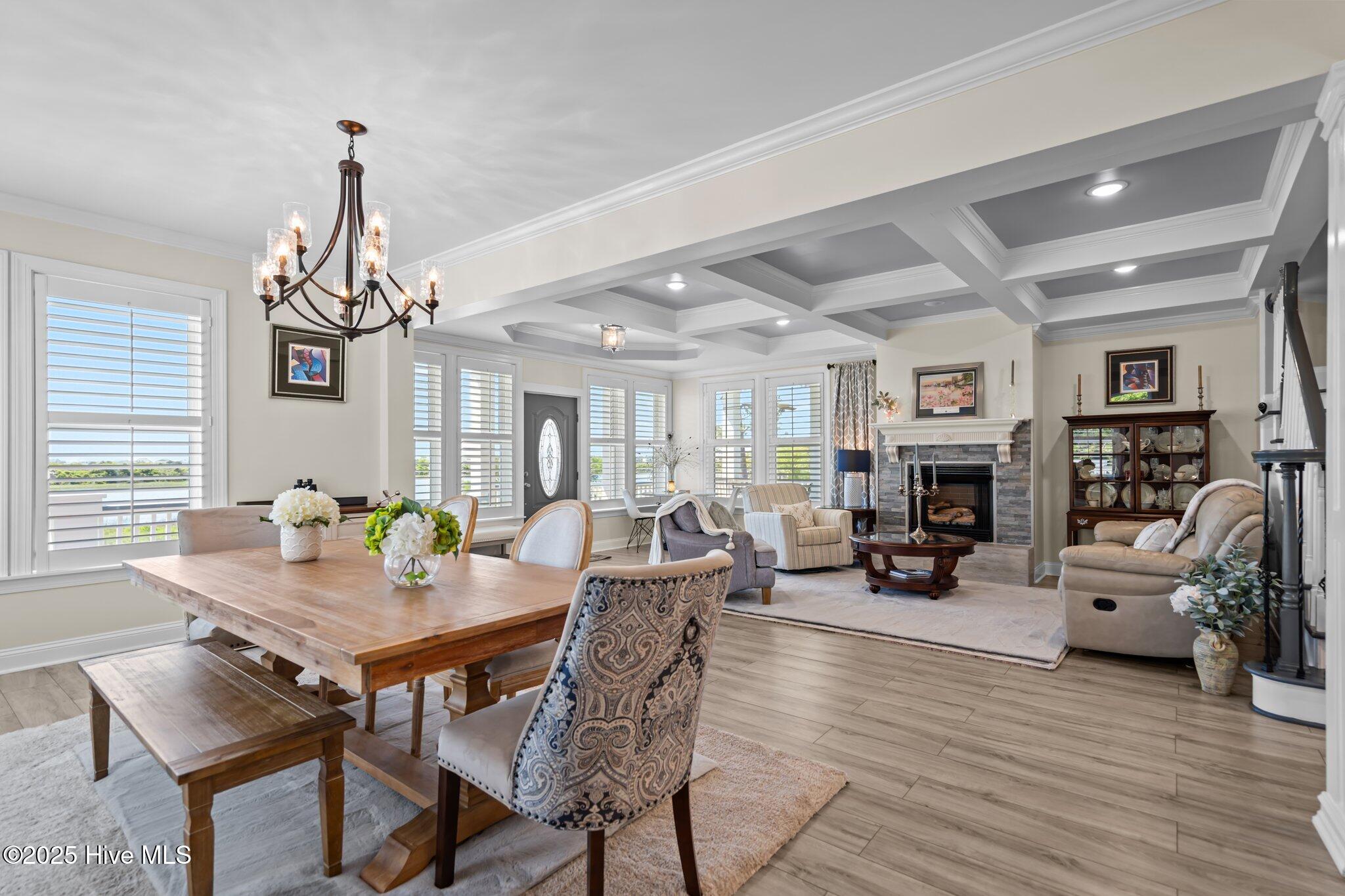 100532890 | Photo 18