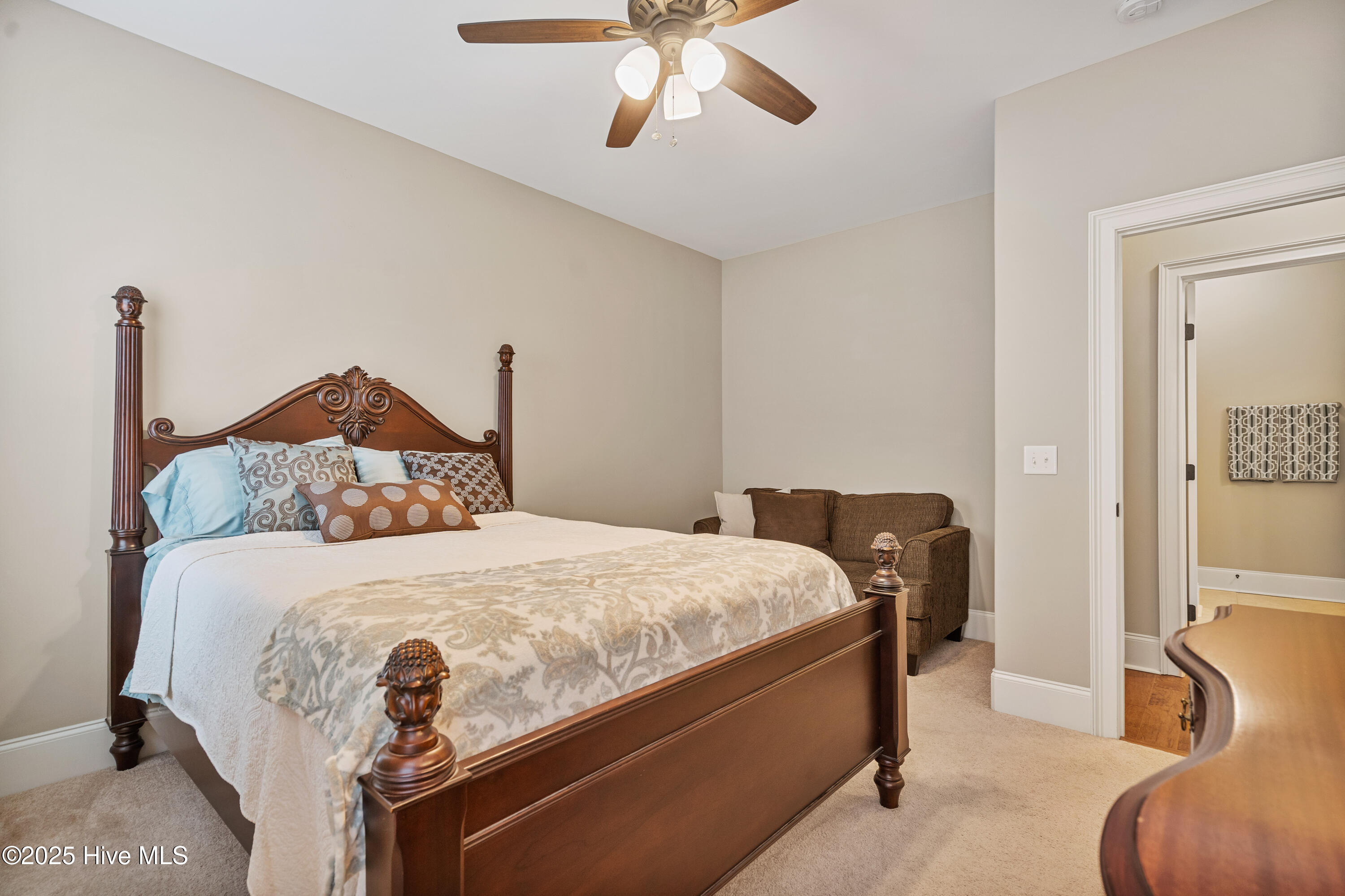 100539660 | Photo 44